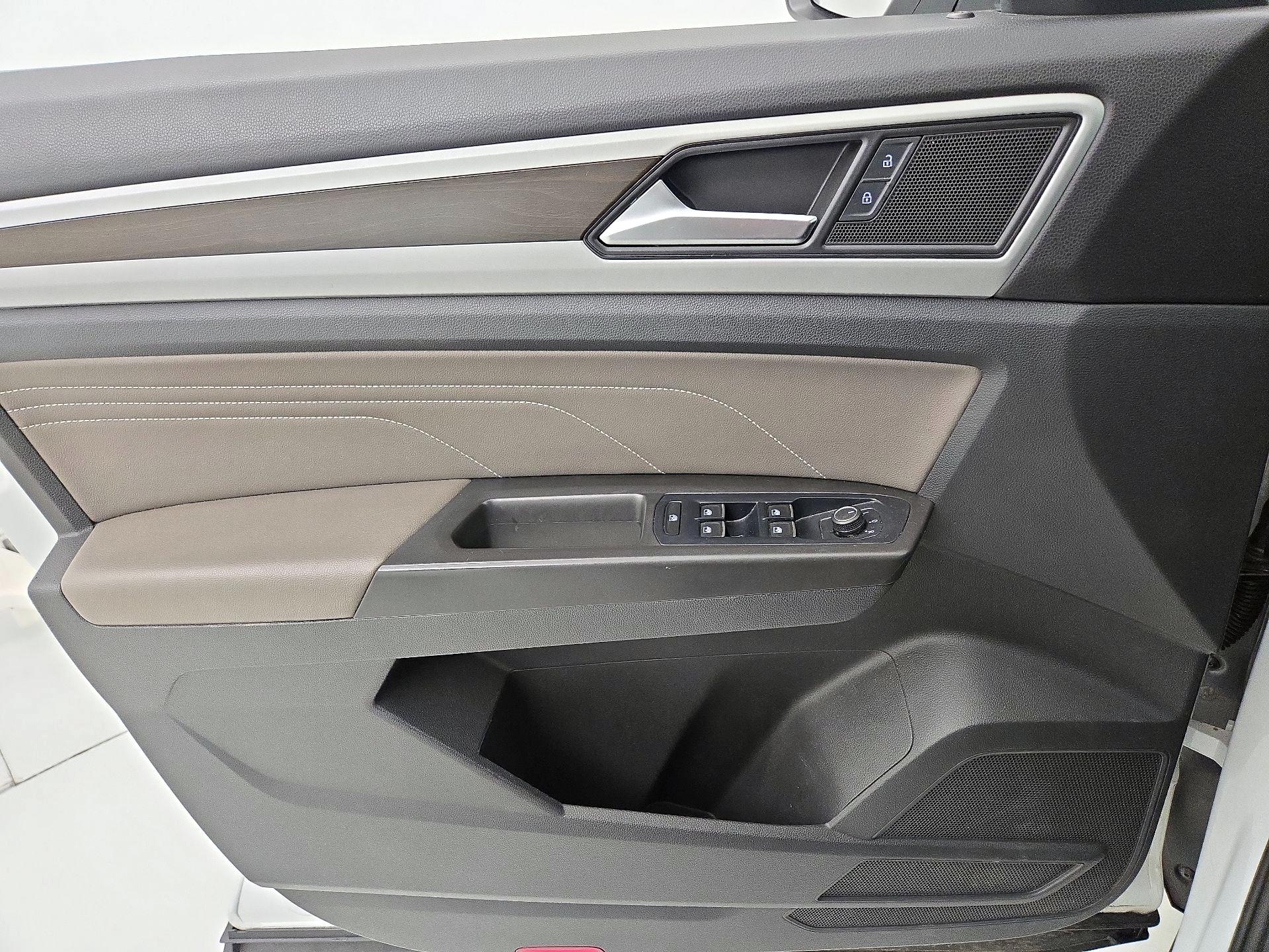 Thumbnail: 2022 Volkswagen Atlas - 12