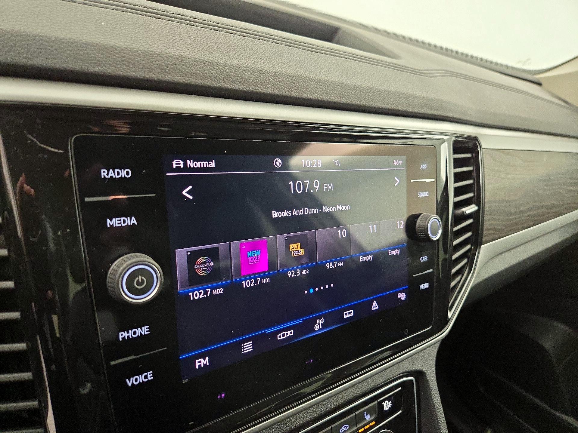 Thumbnail: 2022 Volkswagen Atlas - 15