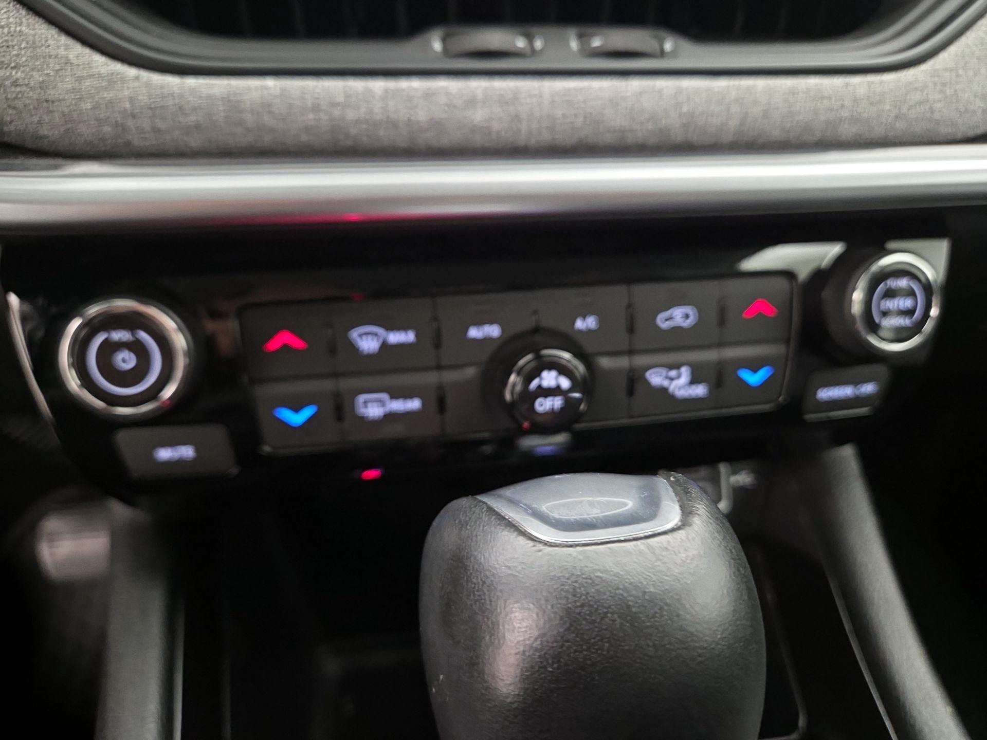 Thumbnail: 2022 Jeep Compass - 16