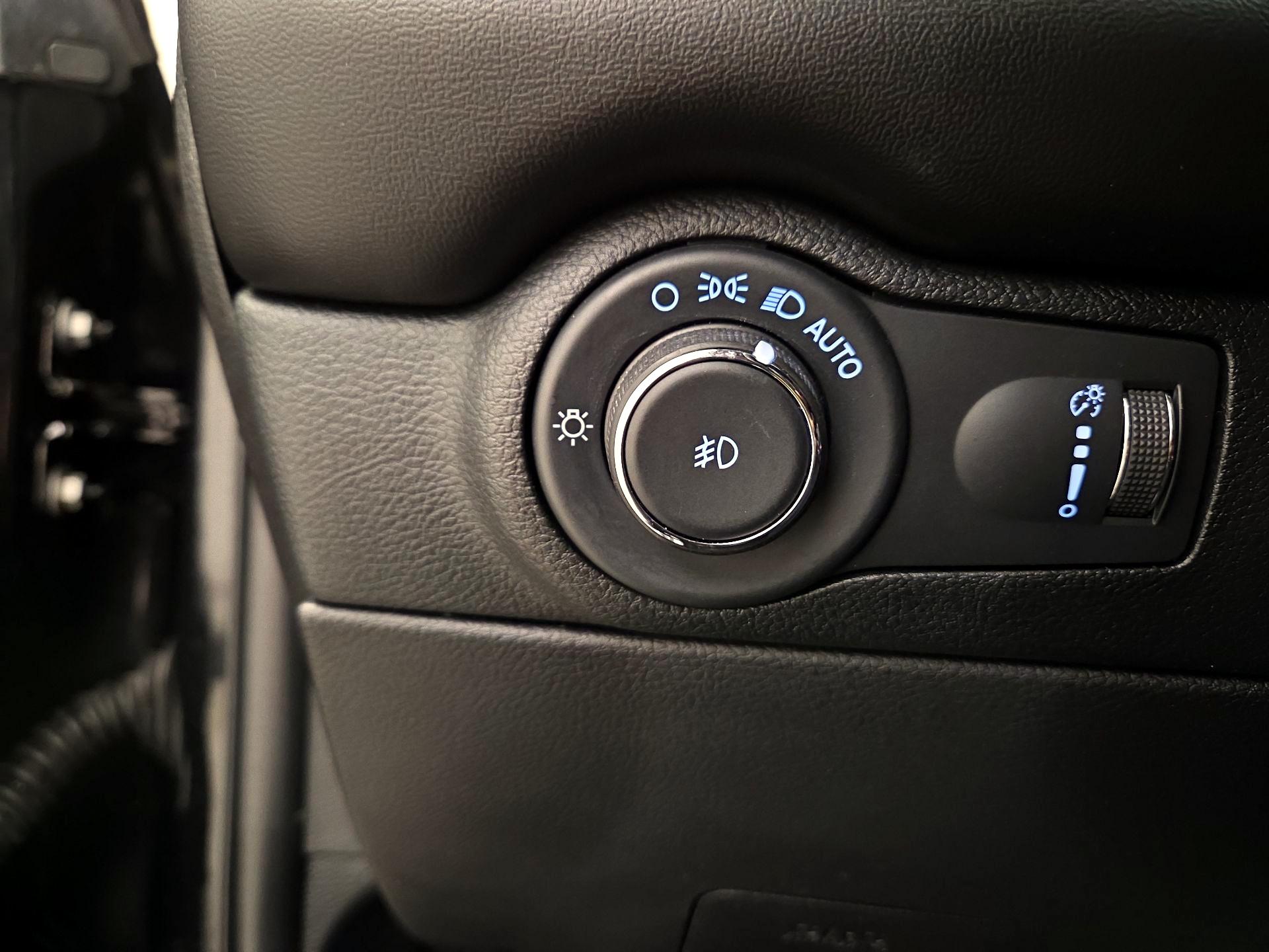 Thumbnail: 2022 Dodge Durango - 13