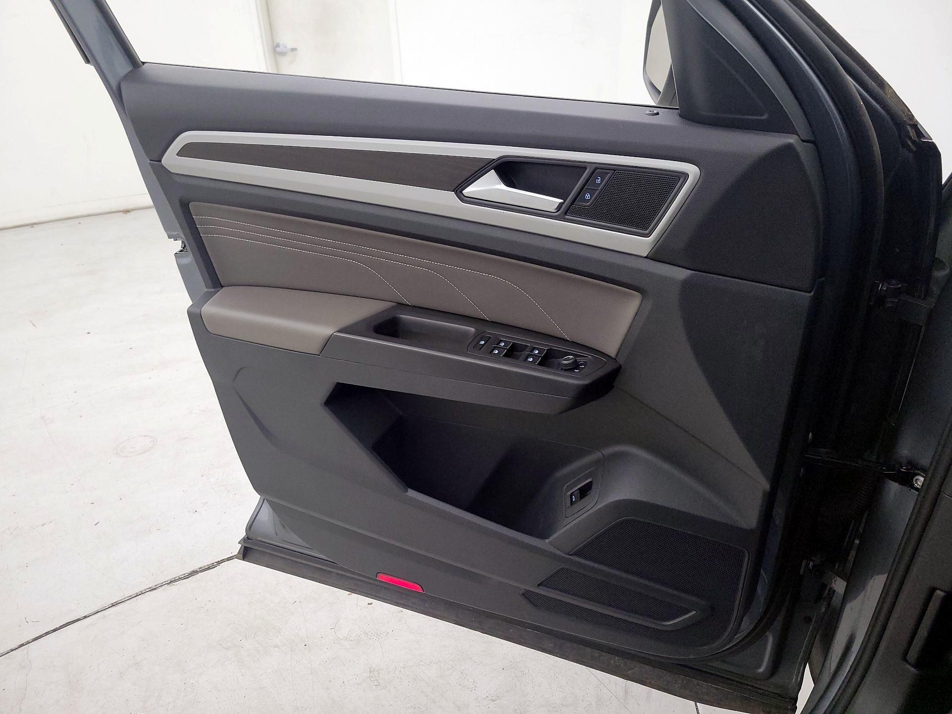 Thumbnail: 2023 Volkswagen Atlas - 12