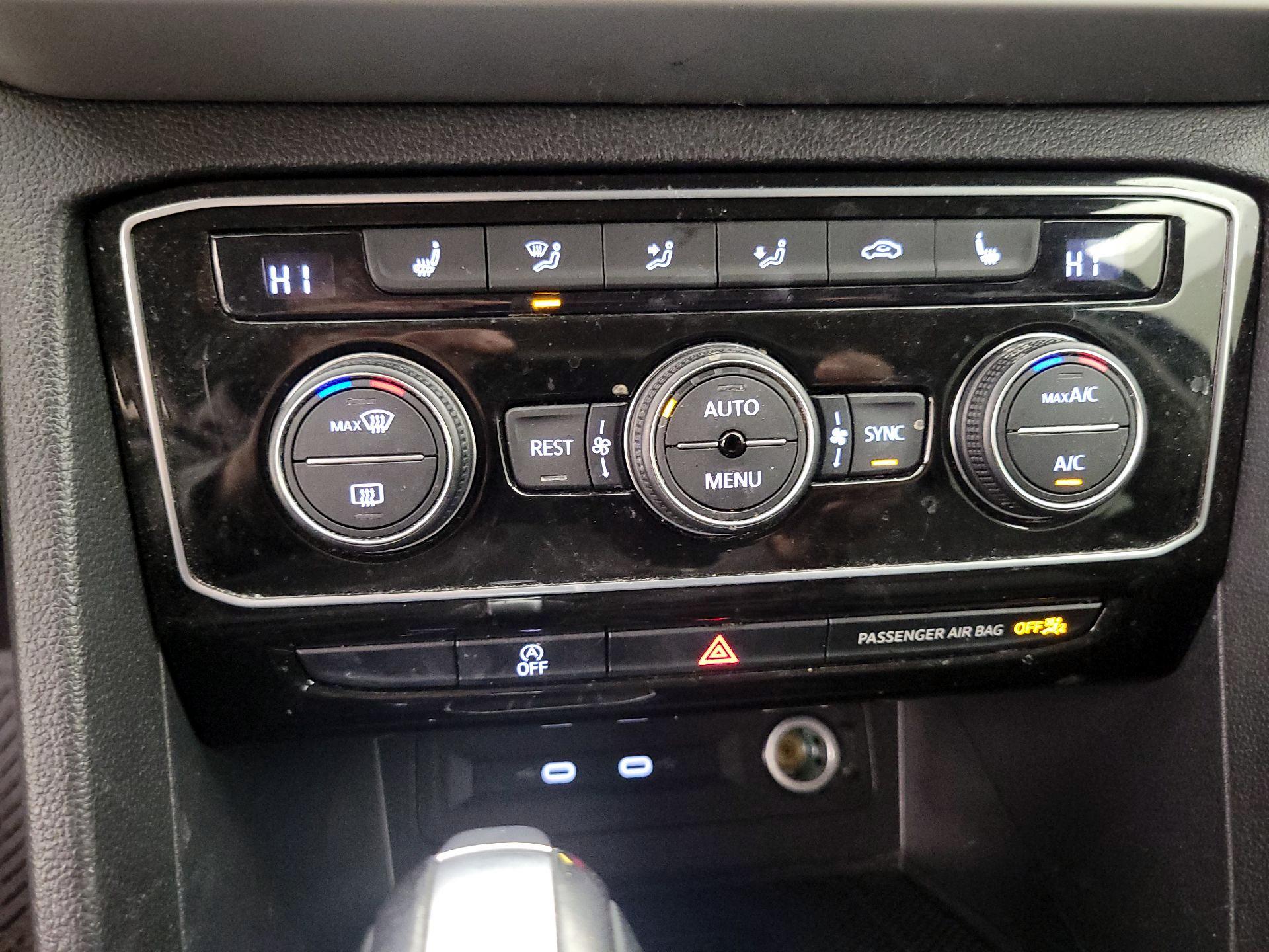 Thumbnail: 2023 Volkswagen Atlas - 16