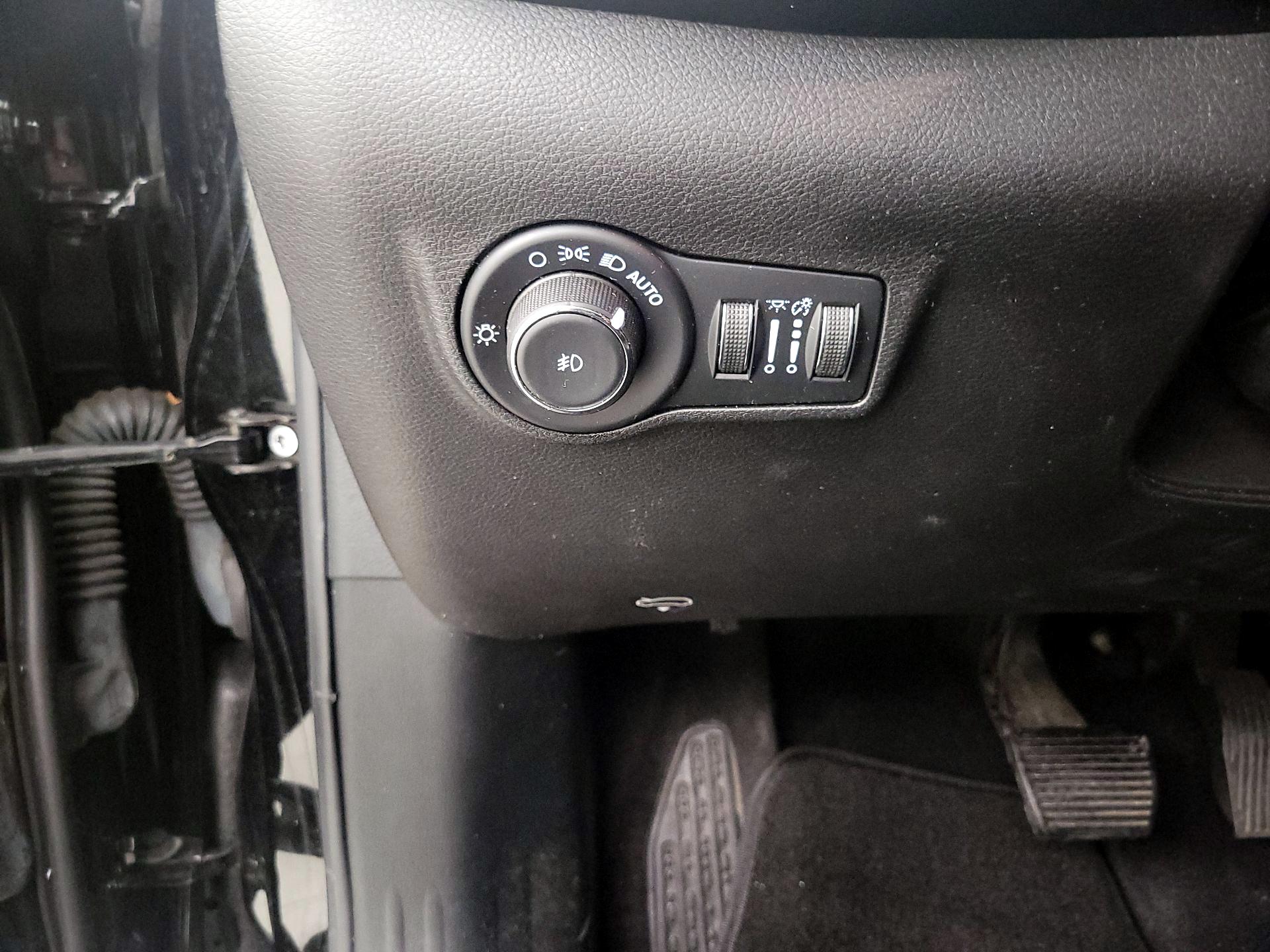 Thumbnail: 2022 Jeep Compass - 13