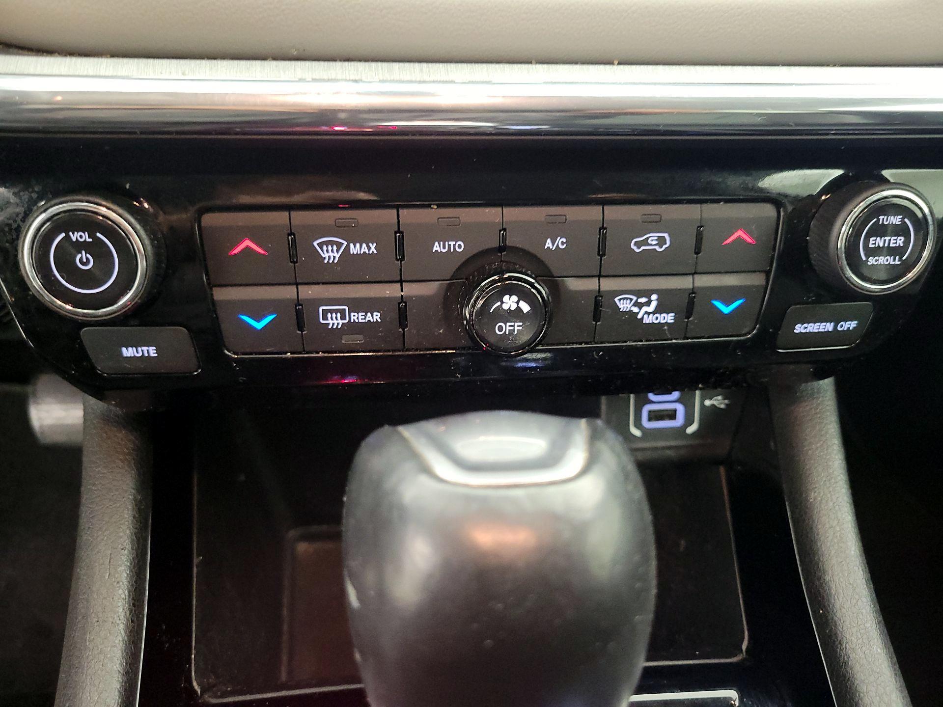 Thumbnail: 2022 Jeep Compass - 16