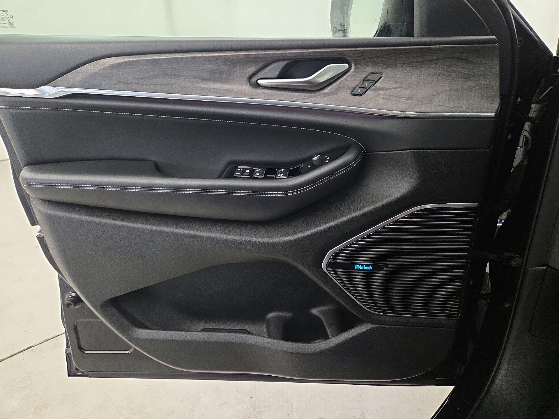 Thumbnail: 2022 Jeep Grand Cherokee L - 12