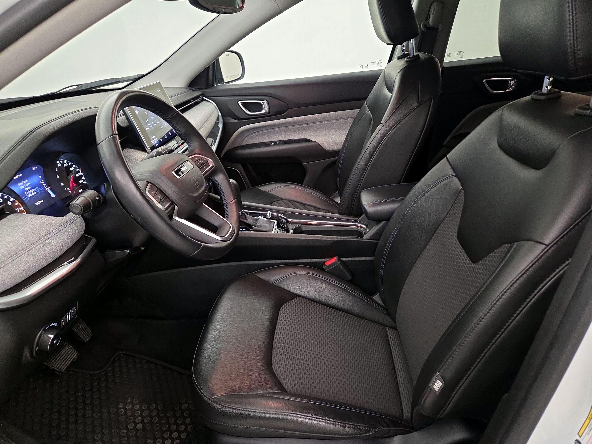 Thumbnail: 2022 Jeep Compass - 11