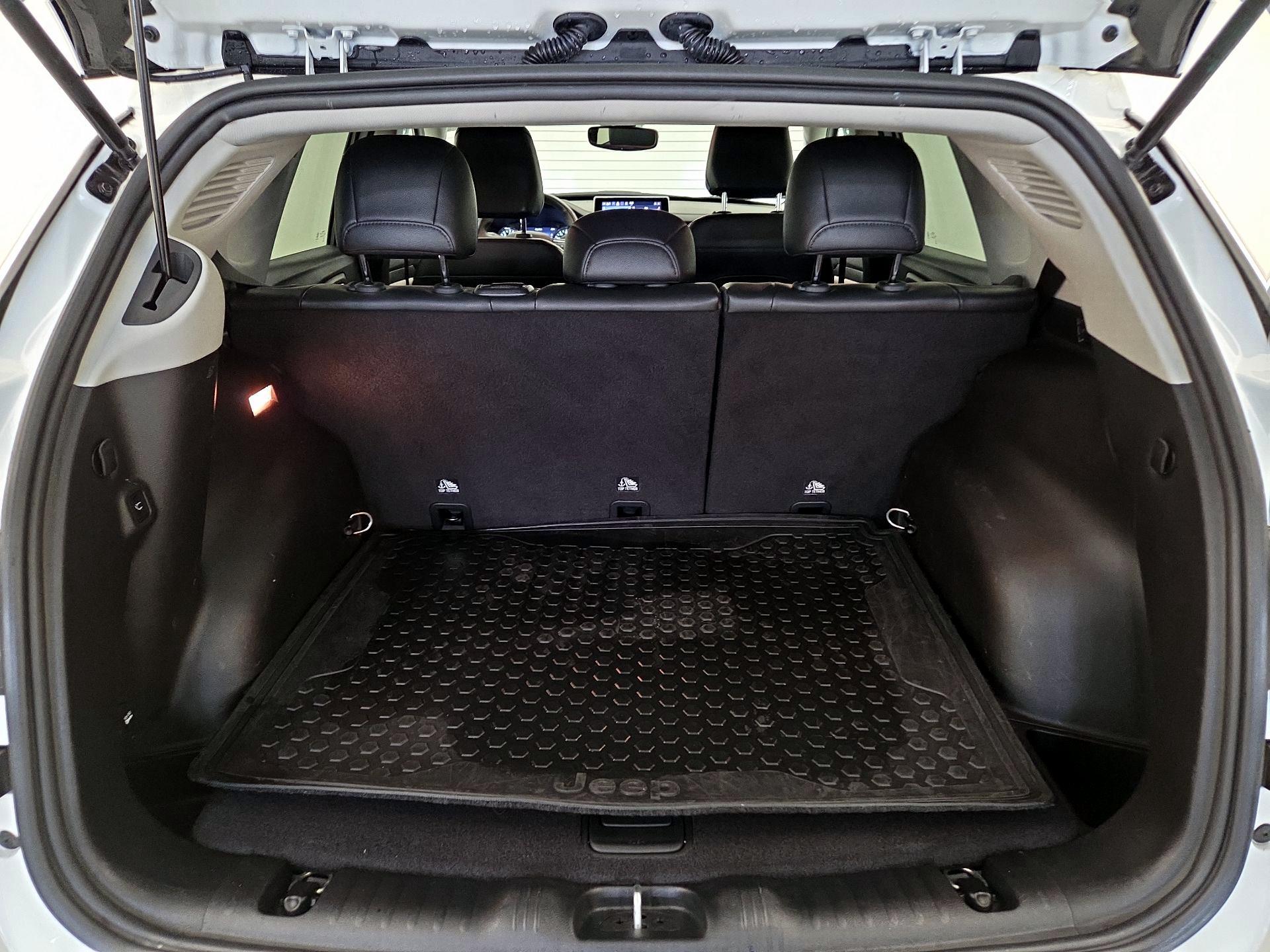 Thumbnail: 2022 Jeep Compass - 20