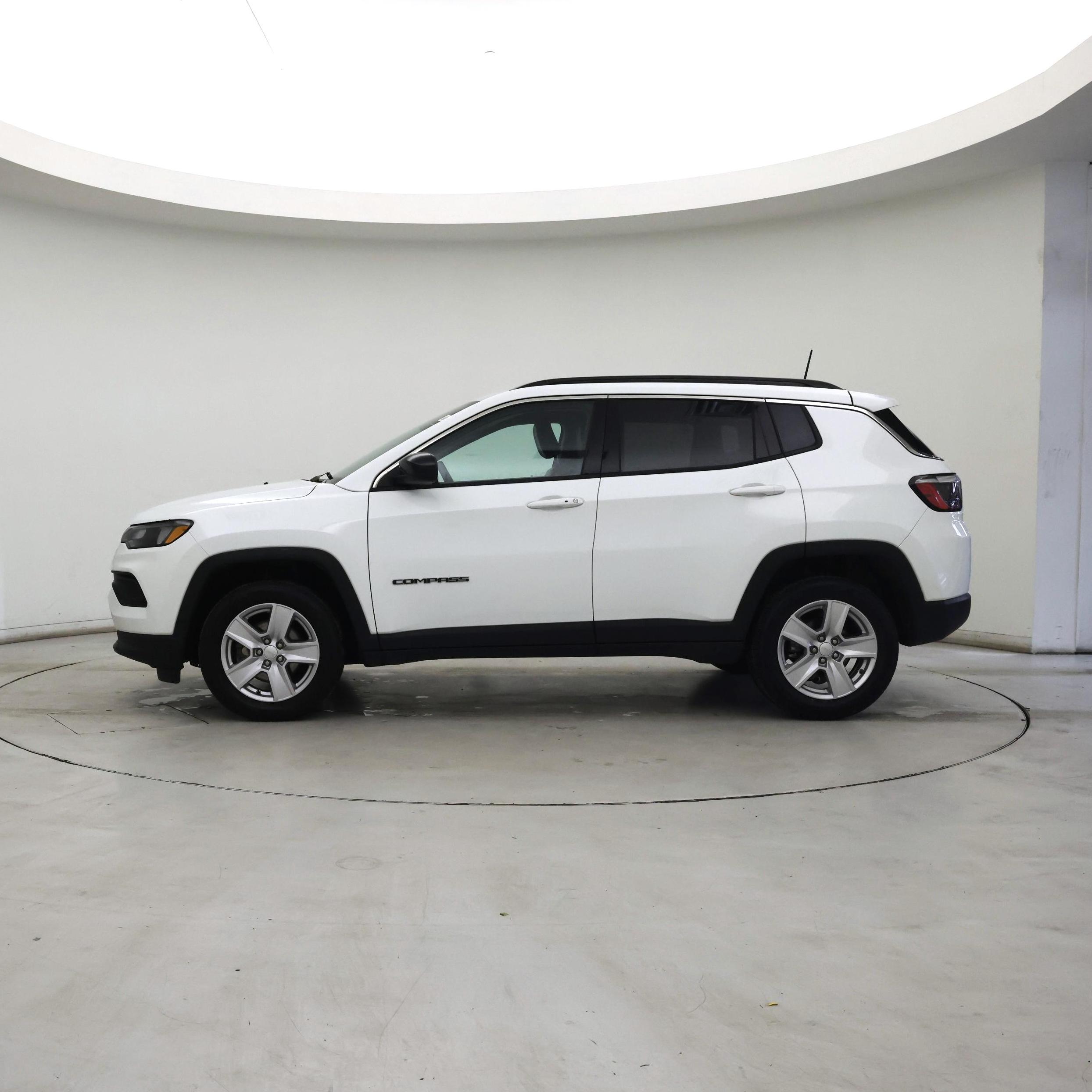 Thumbnail: 2022 Jeep Compass - 3