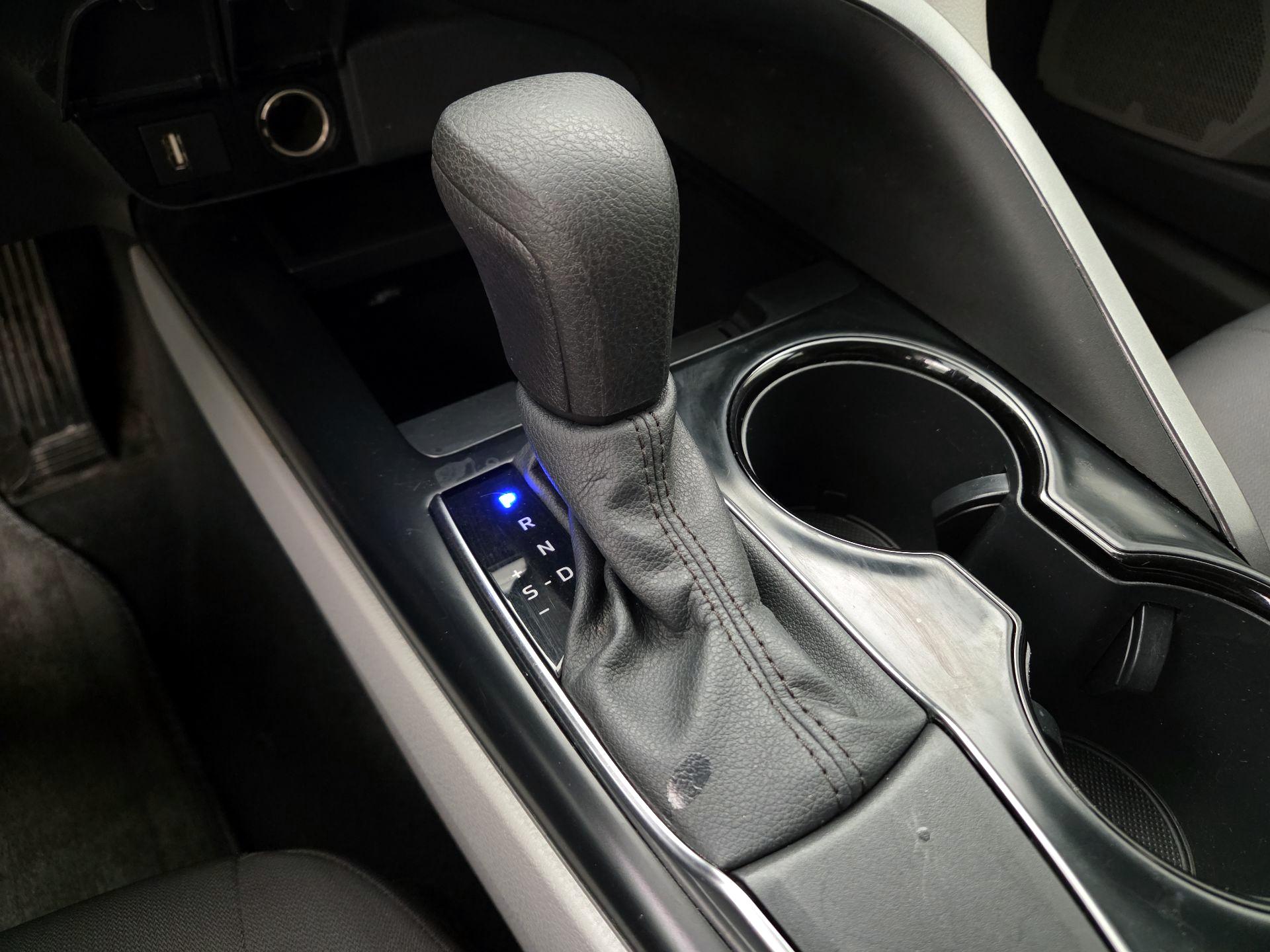 Thumbnail: 2020 Toyota Camry - 16