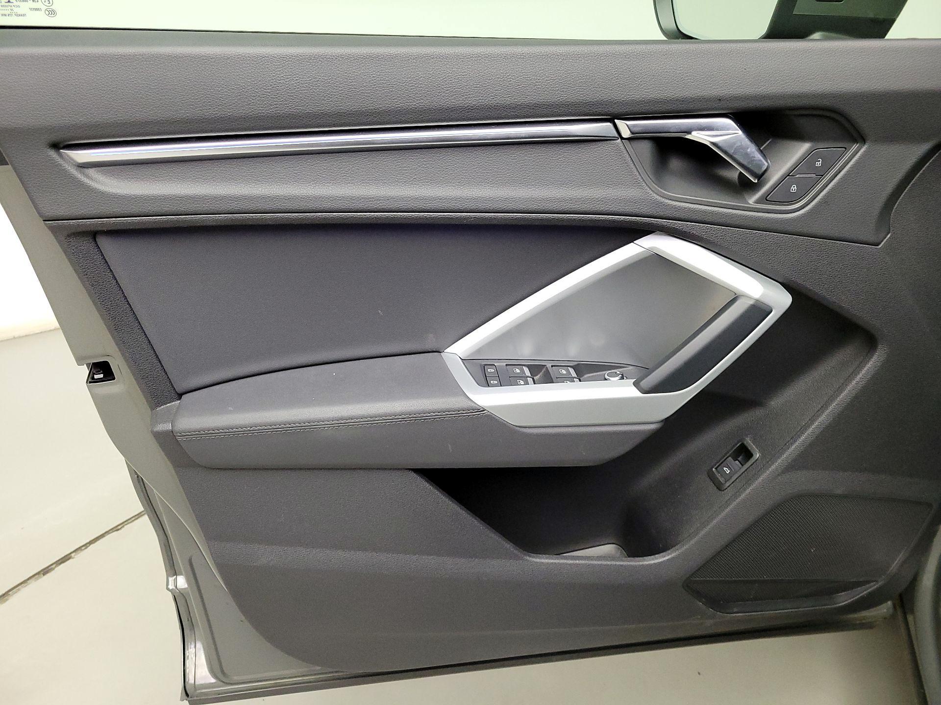 Thumbnail: 2021 Audi Q3 - 12