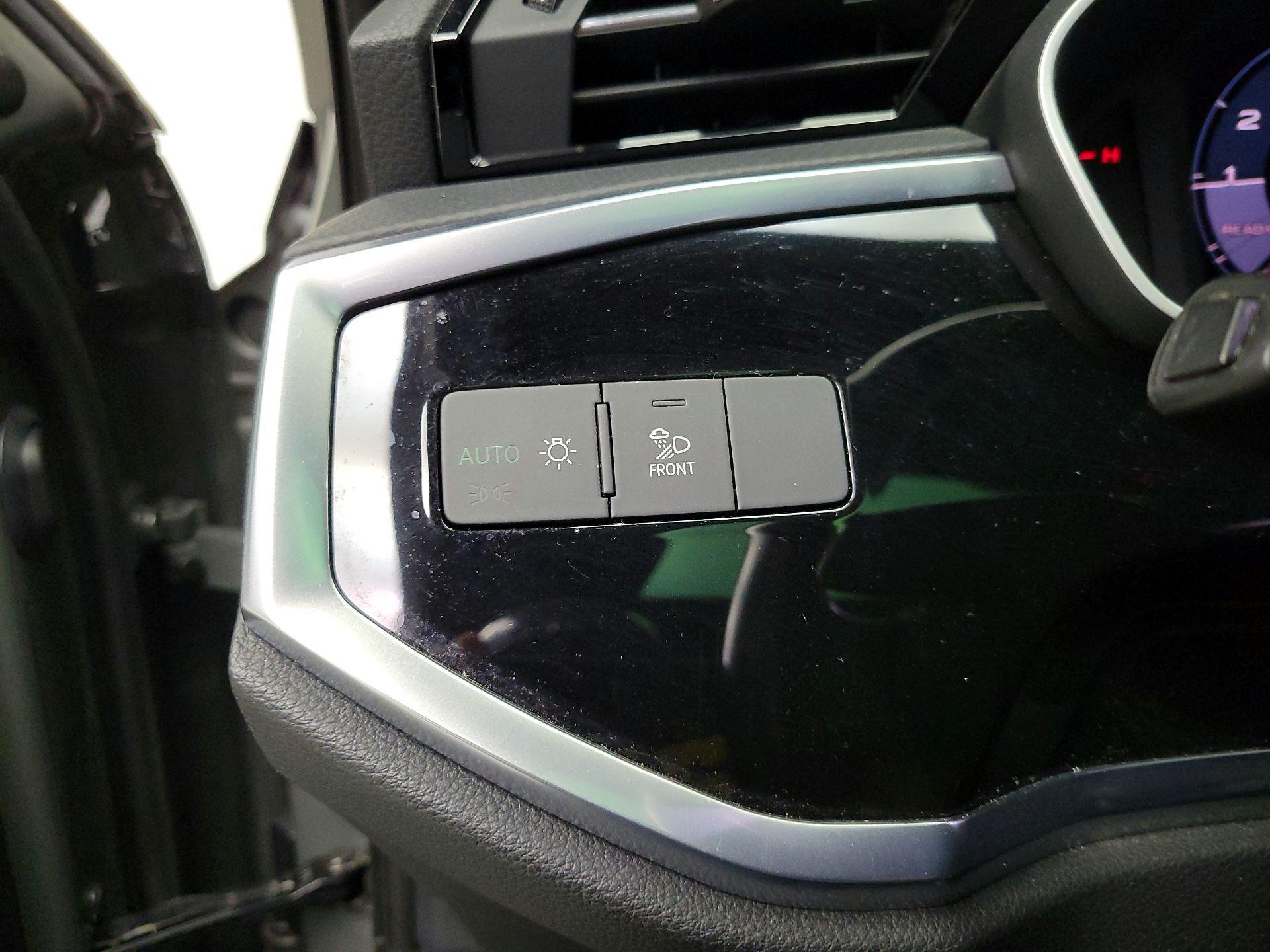 Thumbnail: 2021 Audi Q3 - 13