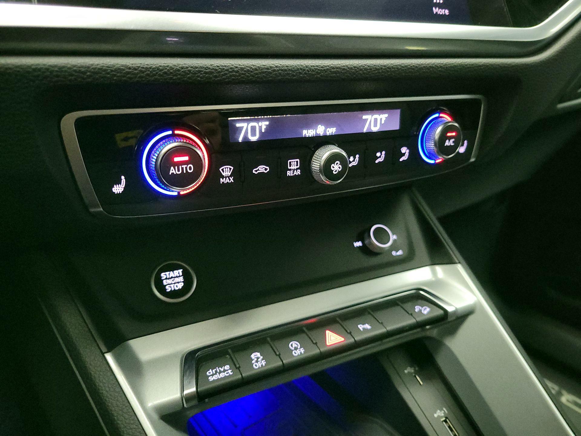 Thumbnail: 2021 Audi Q3 - 16