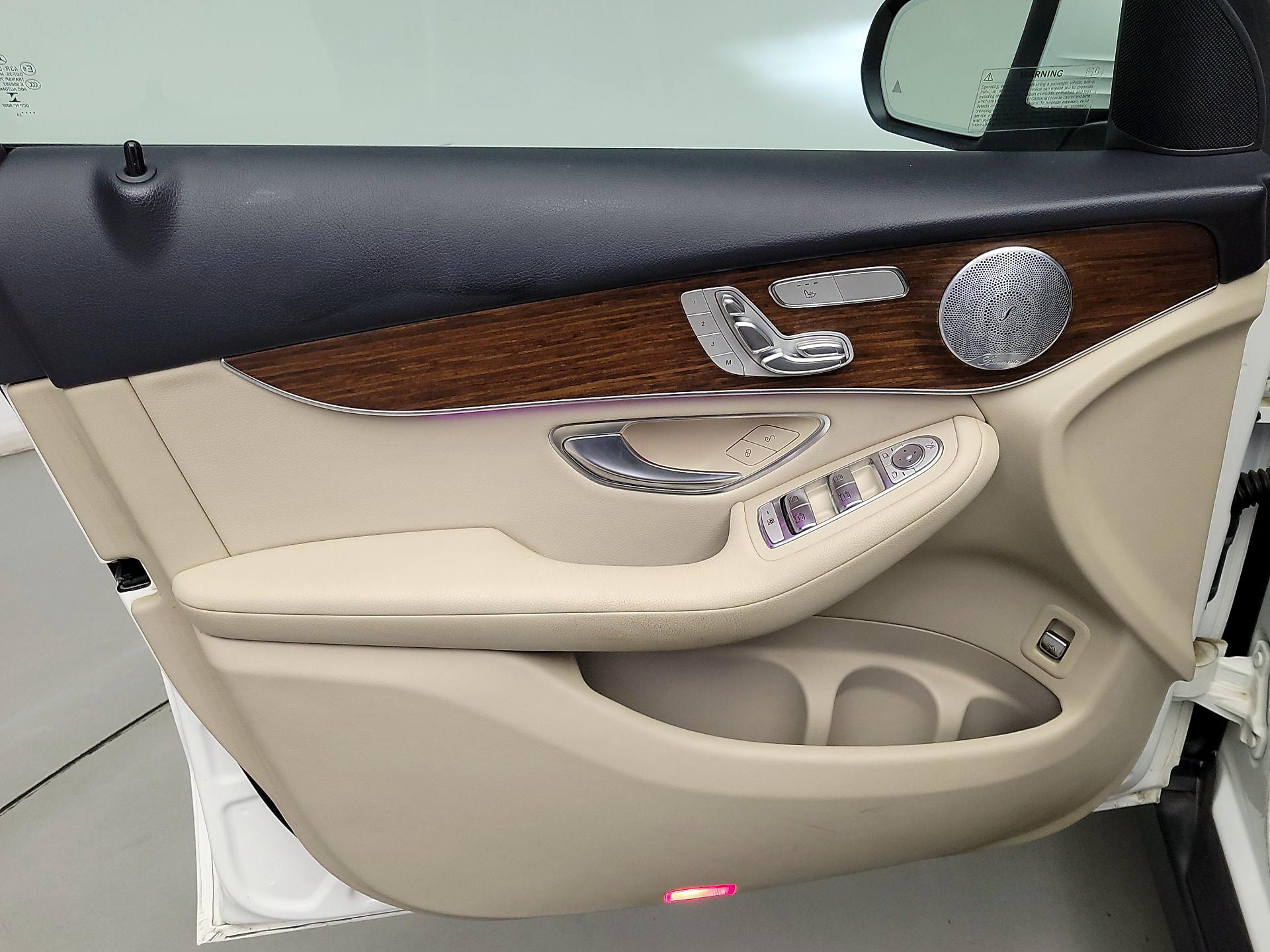 Thumbnail: 2020 Mercedes-Benz GLC - 12