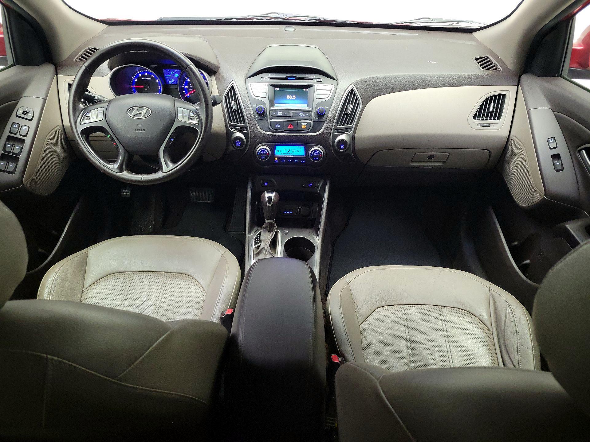 Thumbnail: 2015 Hyundai Tucson - 9