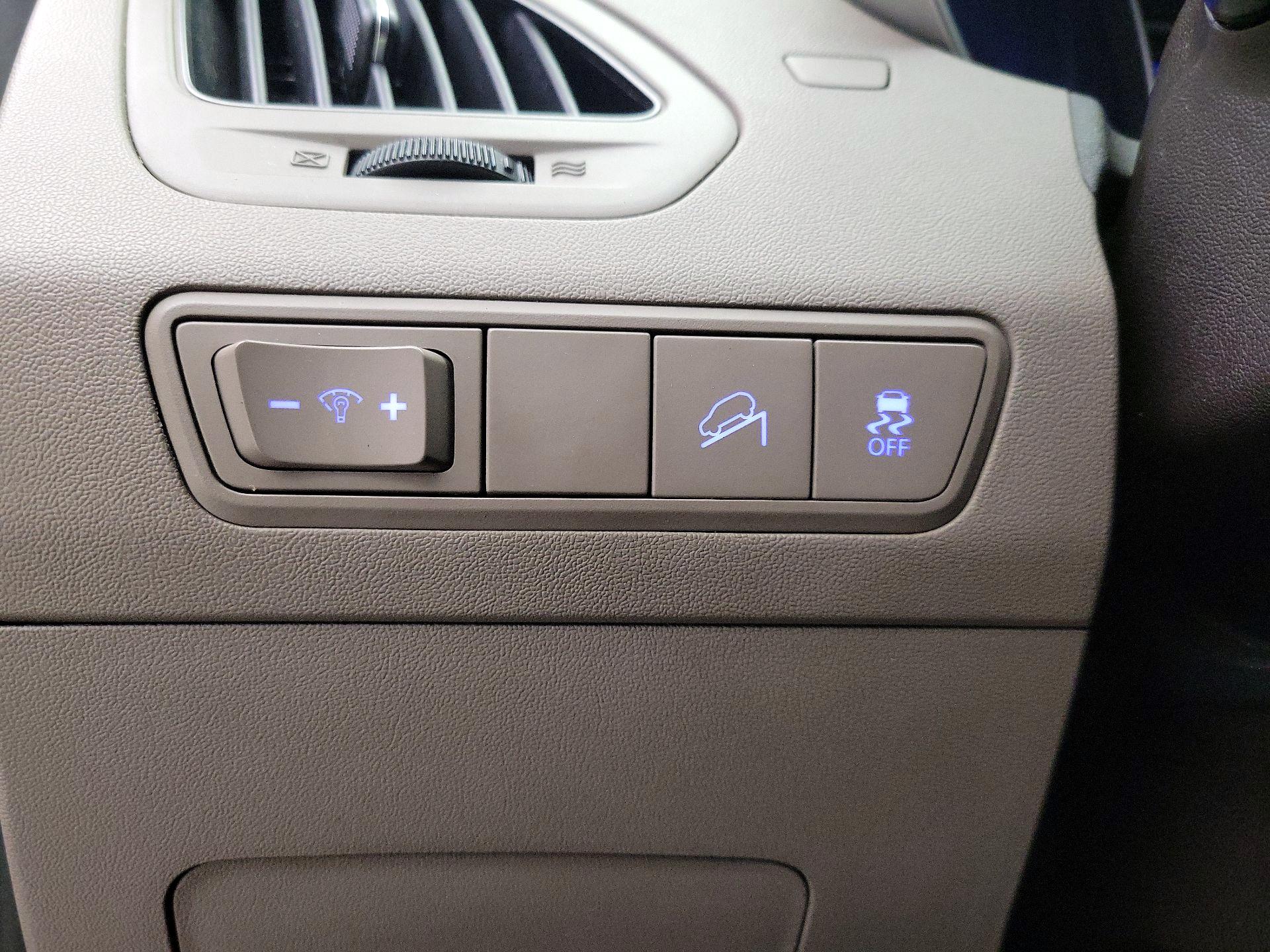 Thumbnail: 2015 Hyundai Tucson - 13