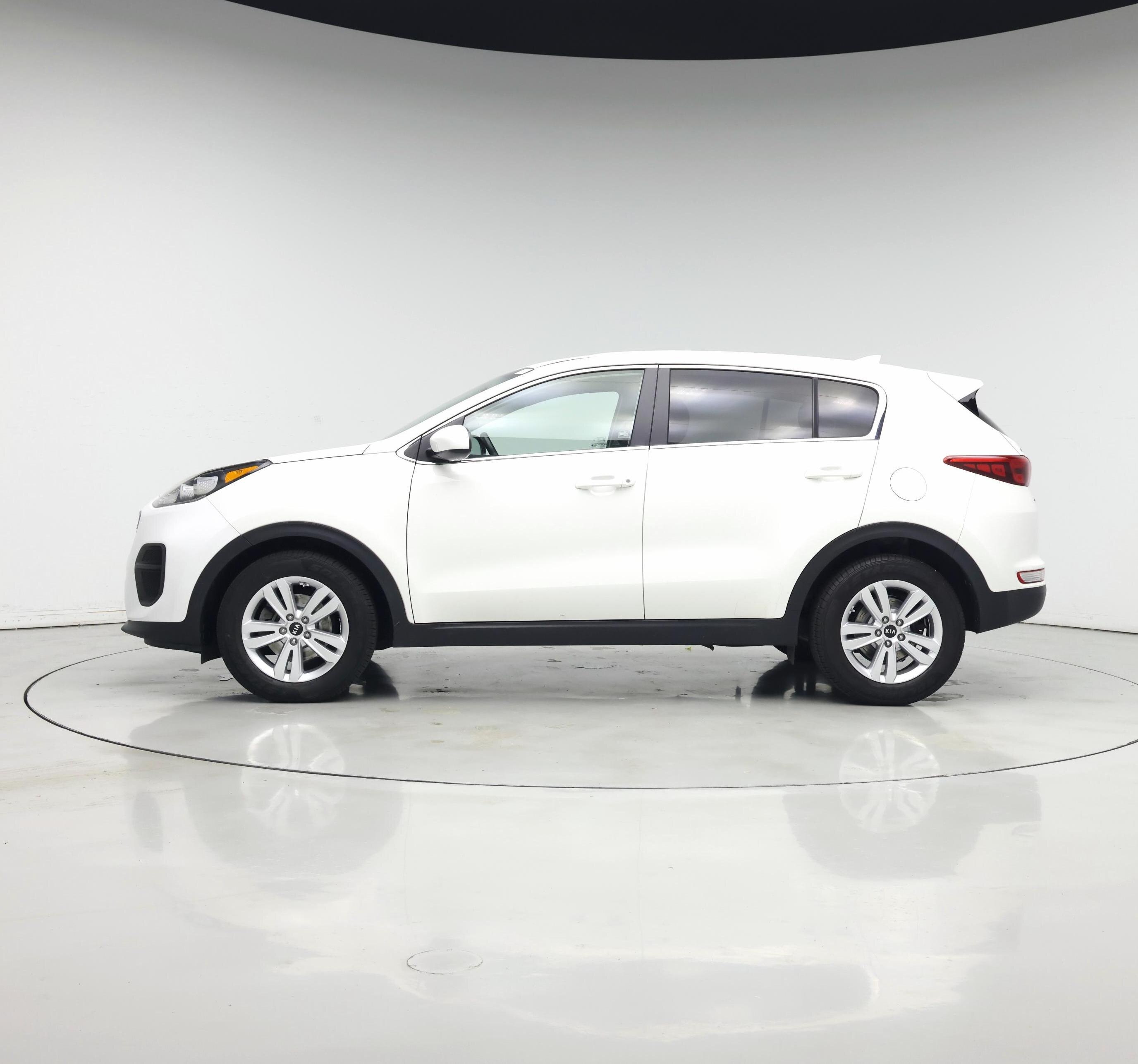 Thumbnail: 2019 Kia Sportage - 3