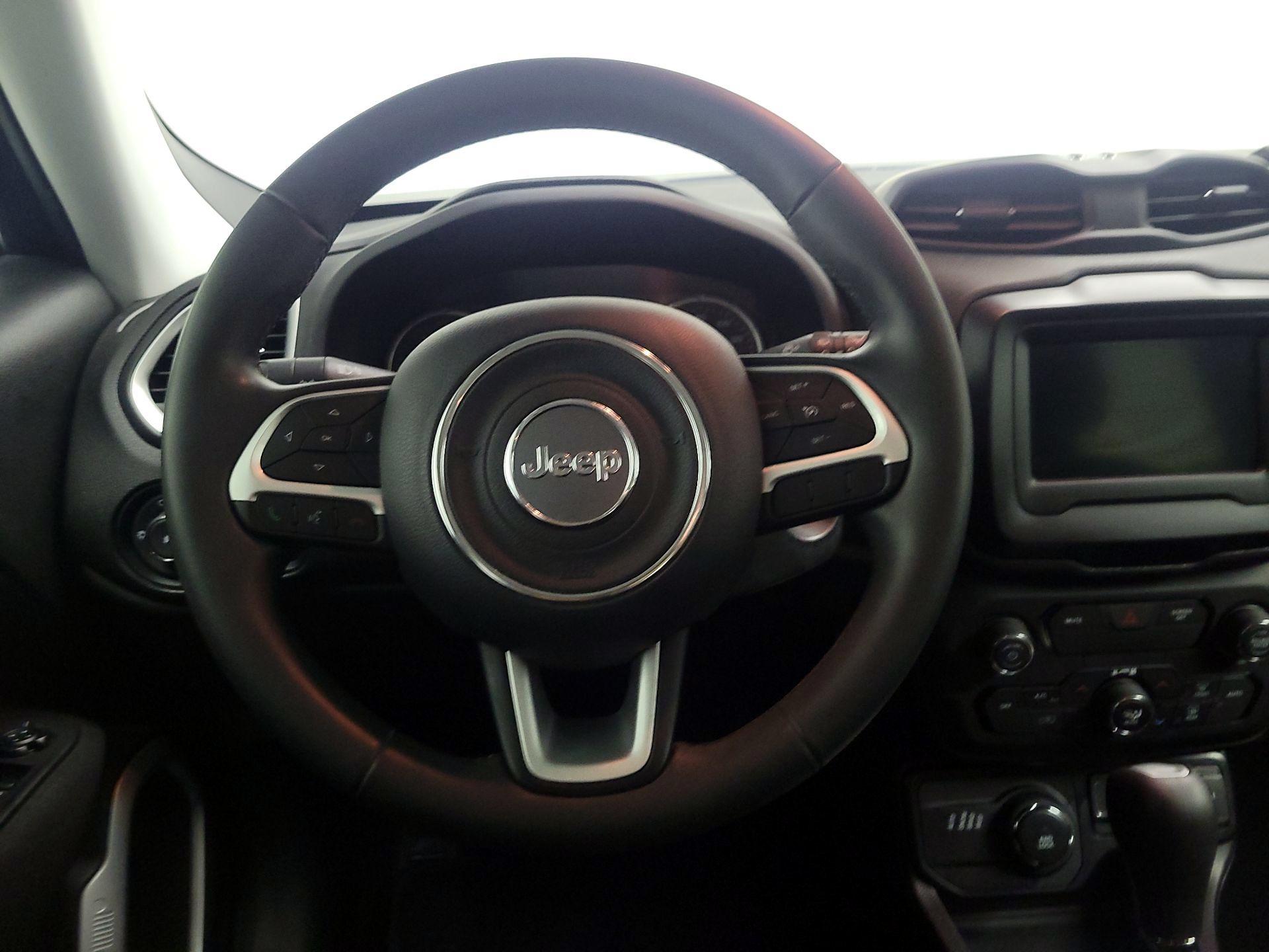 Thumbnail: 2018 Jeep Renegade - 10