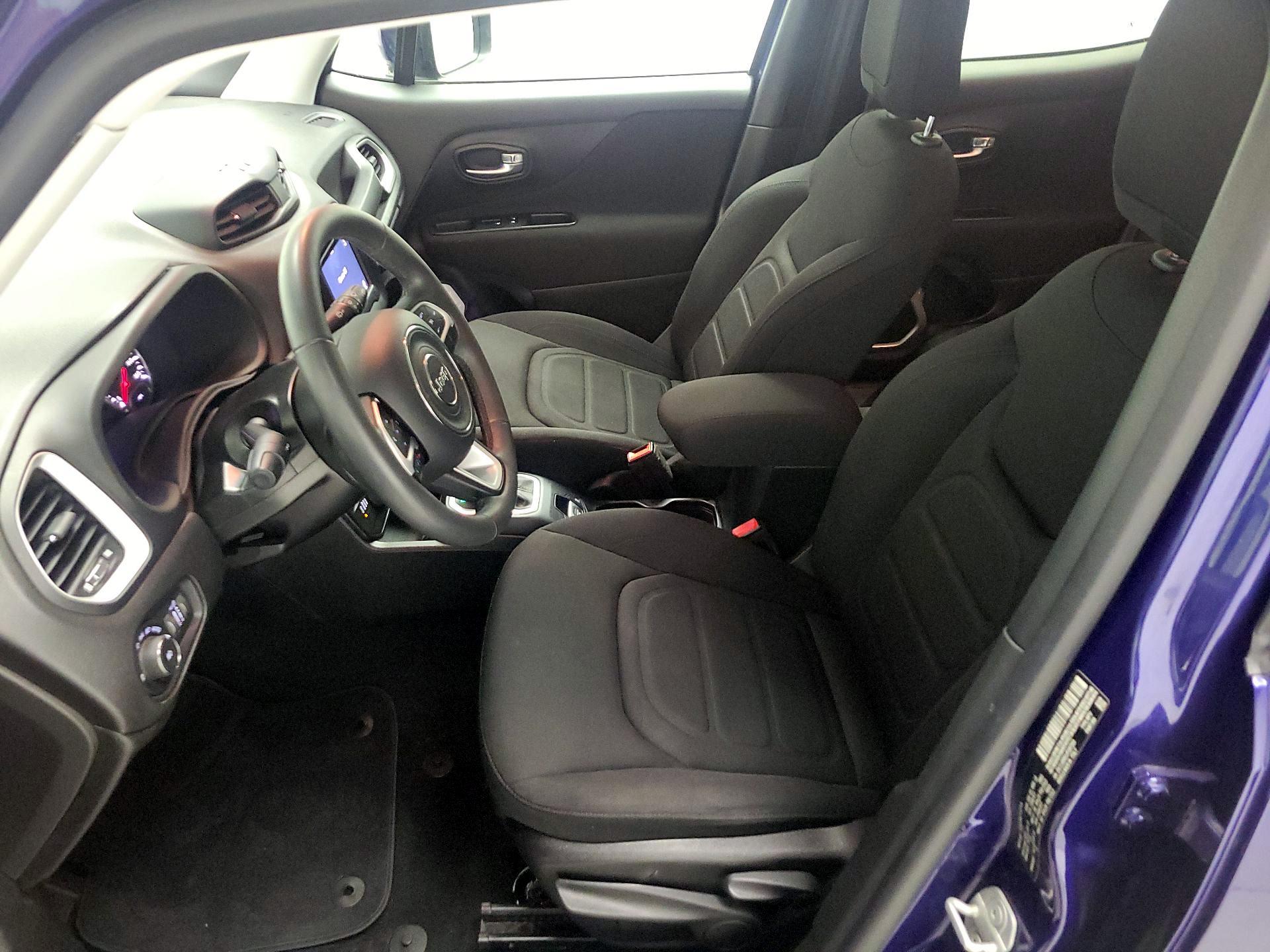 Thumbnail: 2018 Jeep Renegade - 11