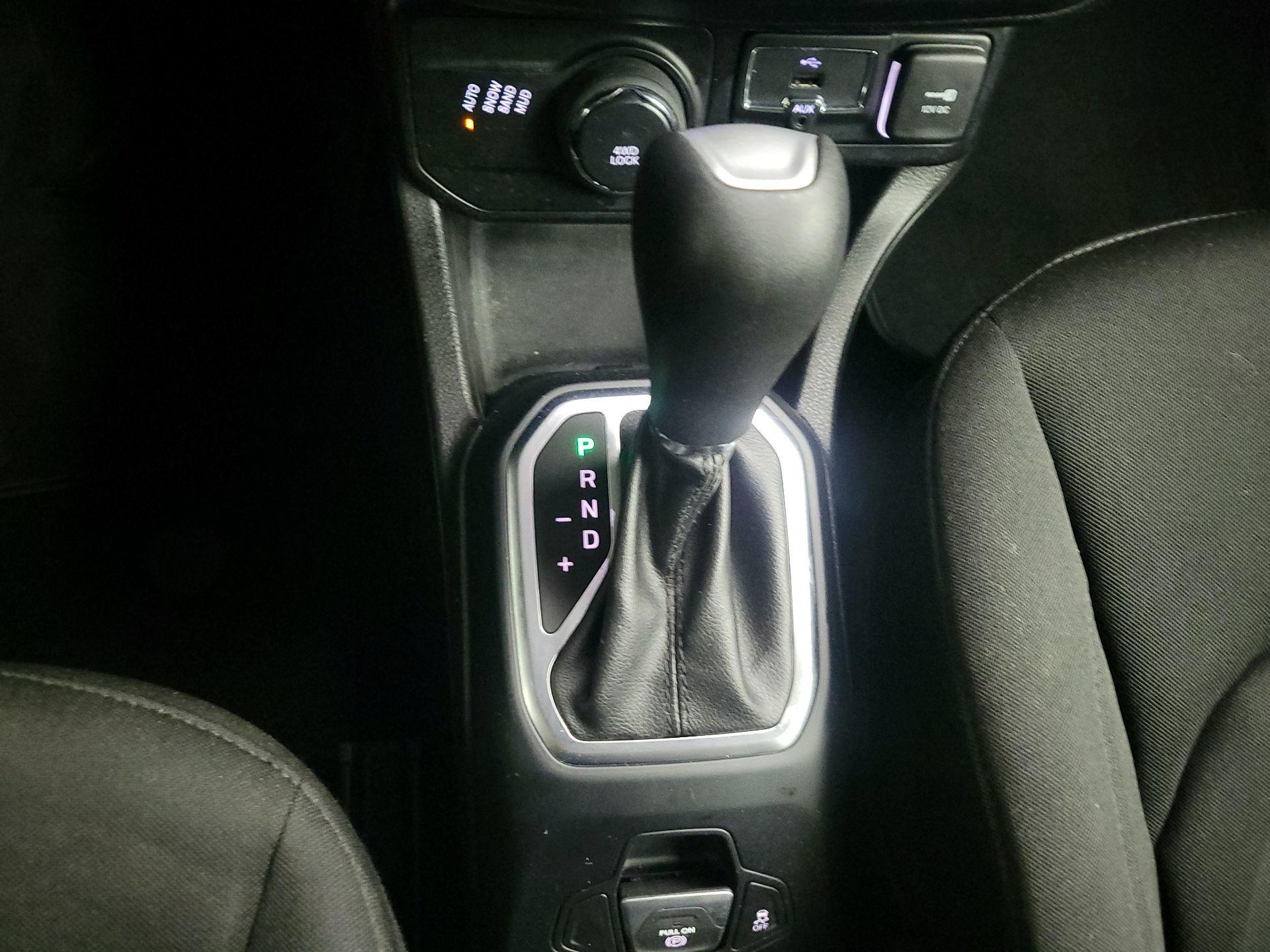 Thumbnail: 2018 Jeep Renegade - 15