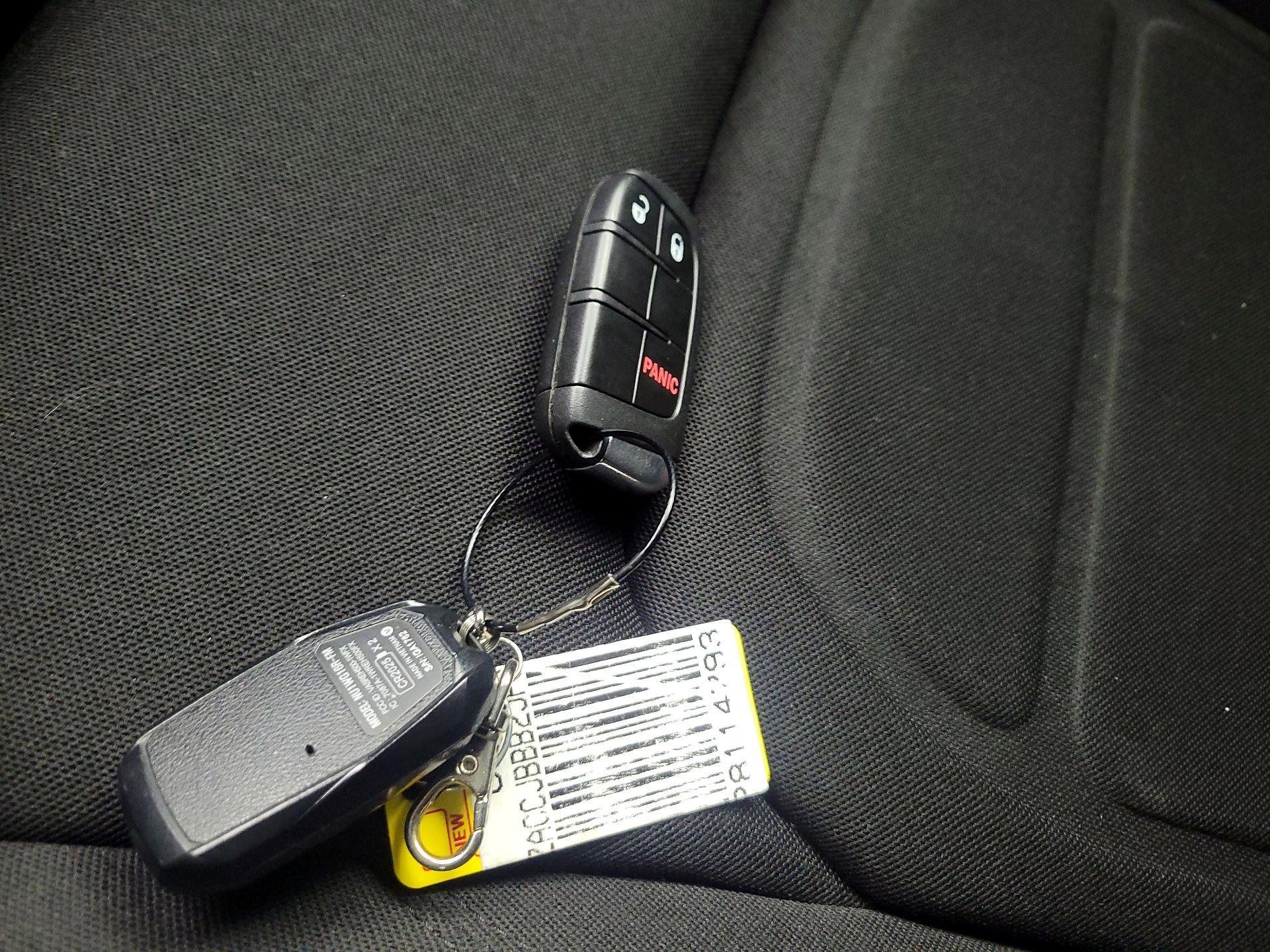 Thumbnail: 2018 Jeep Renegade - 18