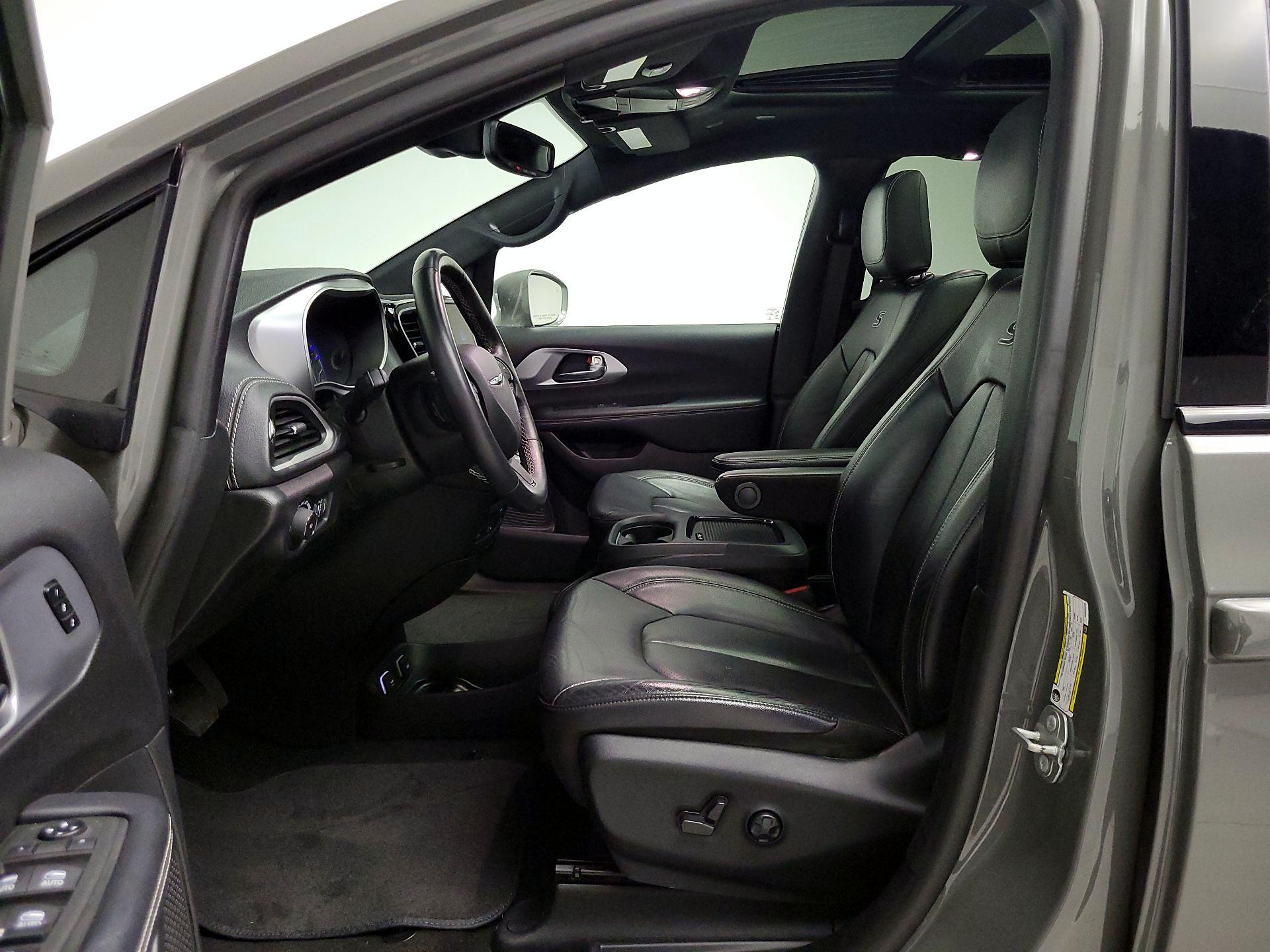 Thumbnail: 2021 Chrysler Pacifica - 11