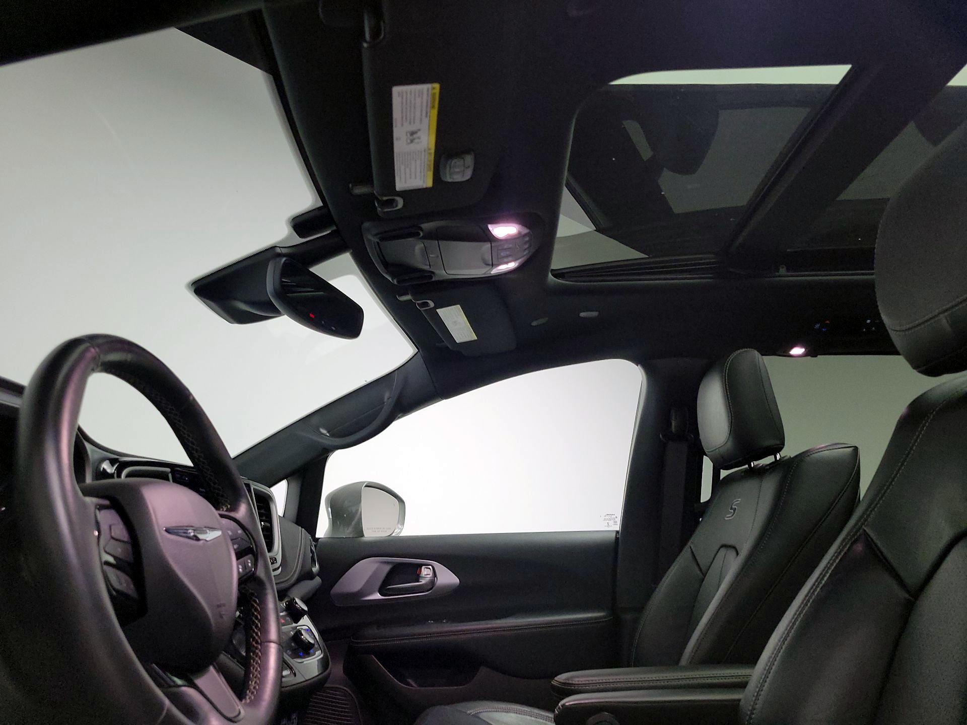 Thumbnail: 2021 Chrysler Pacifica - 19