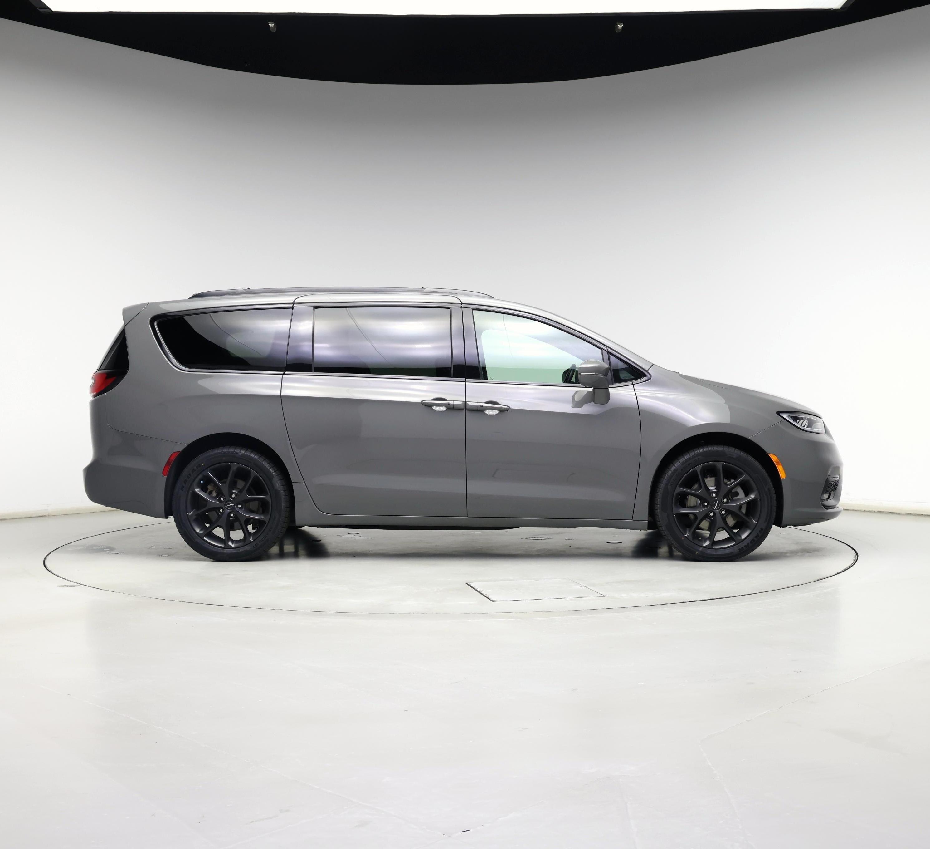 Thumbnail: 2021 Chrysler Pacifica - 7