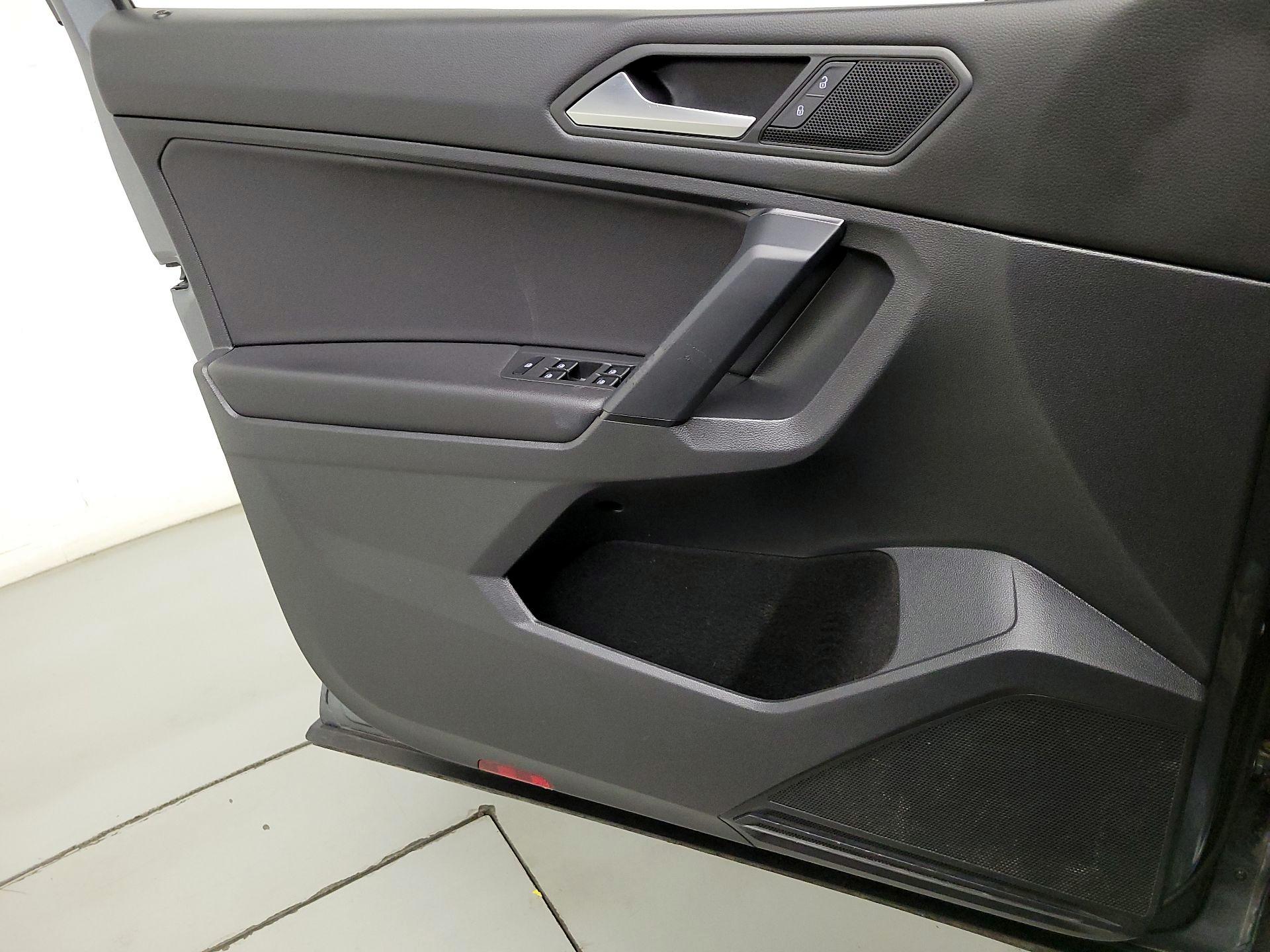 Thumbnail: 2019 Volkswagen Tiguan - 12