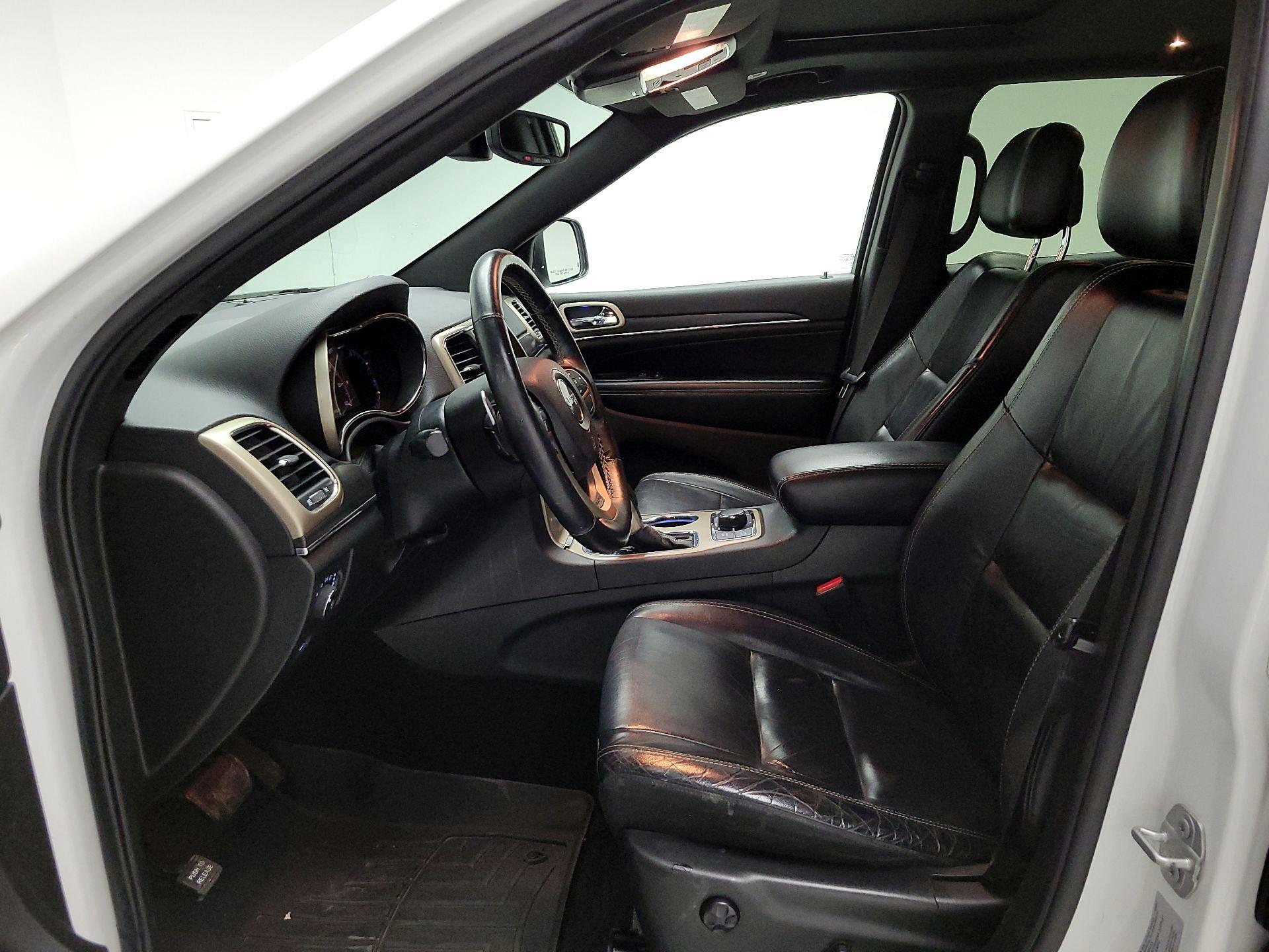 Thumbnail: 2017 Jeep Grand Cherokee - 11