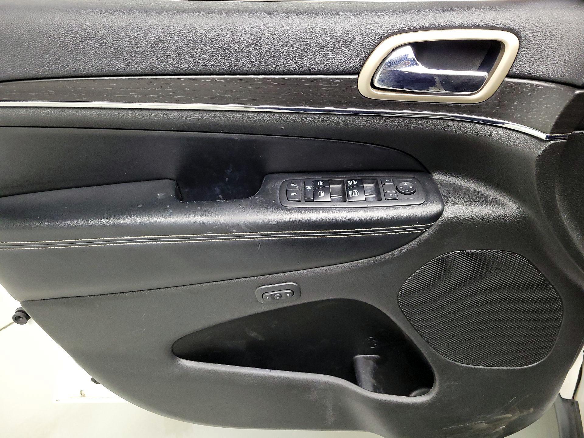 Thumbnail: 2017 Jeep Grand Cherokee - 12