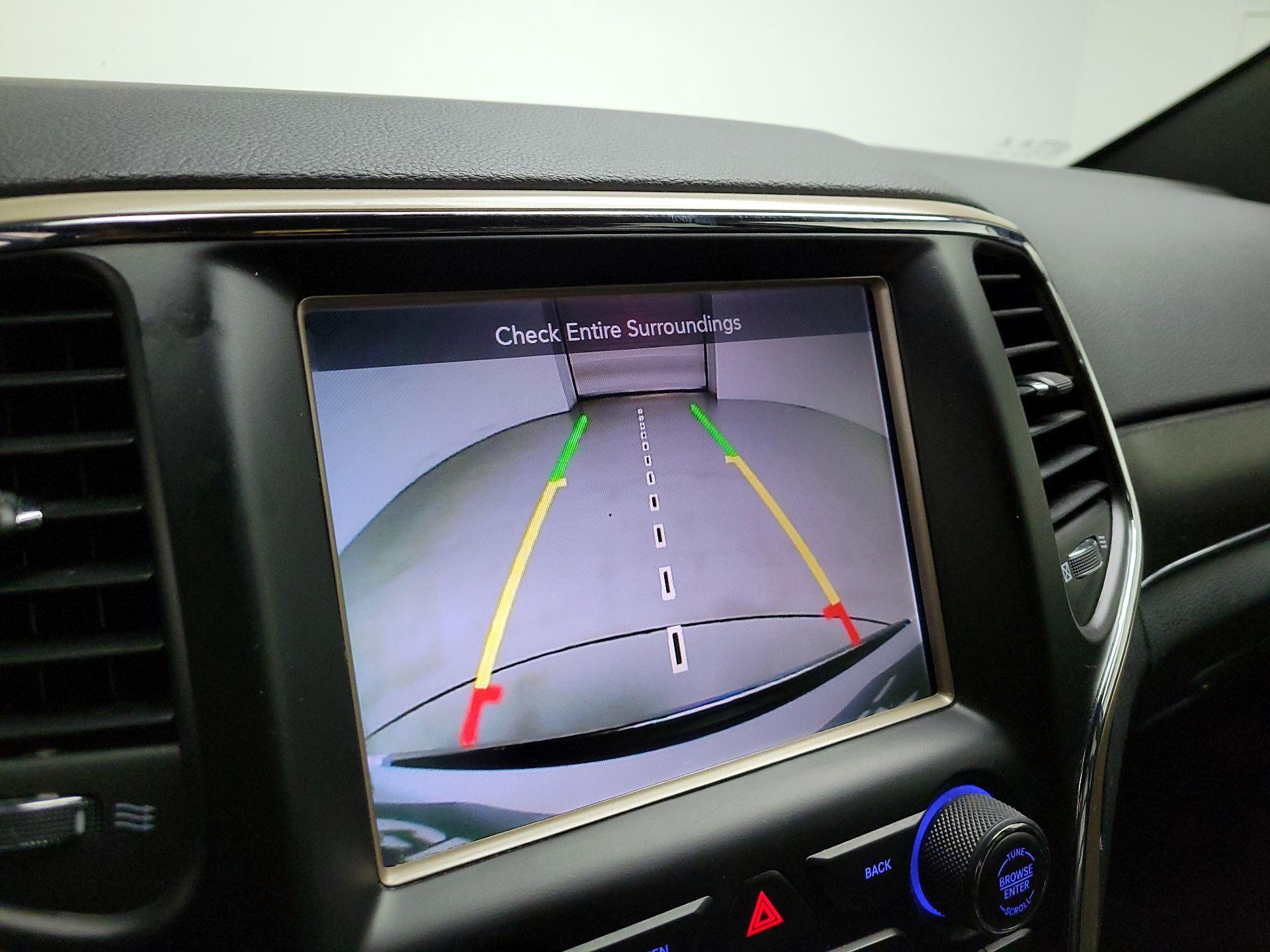 Thumbnail: 2017 Jeep Grand Cherokee - 14