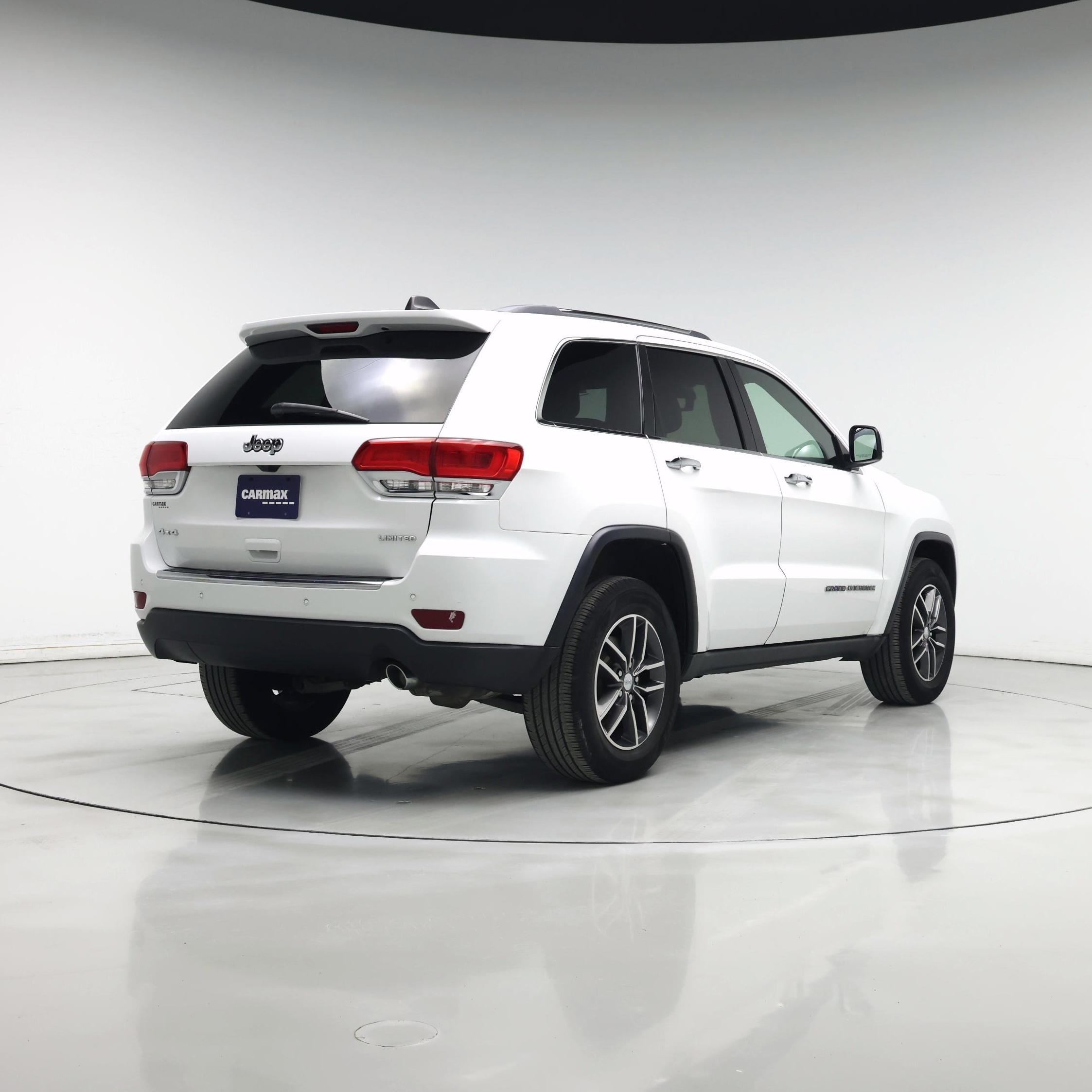Thumbnail: 2017 Jeep Grand Cherokee - 8