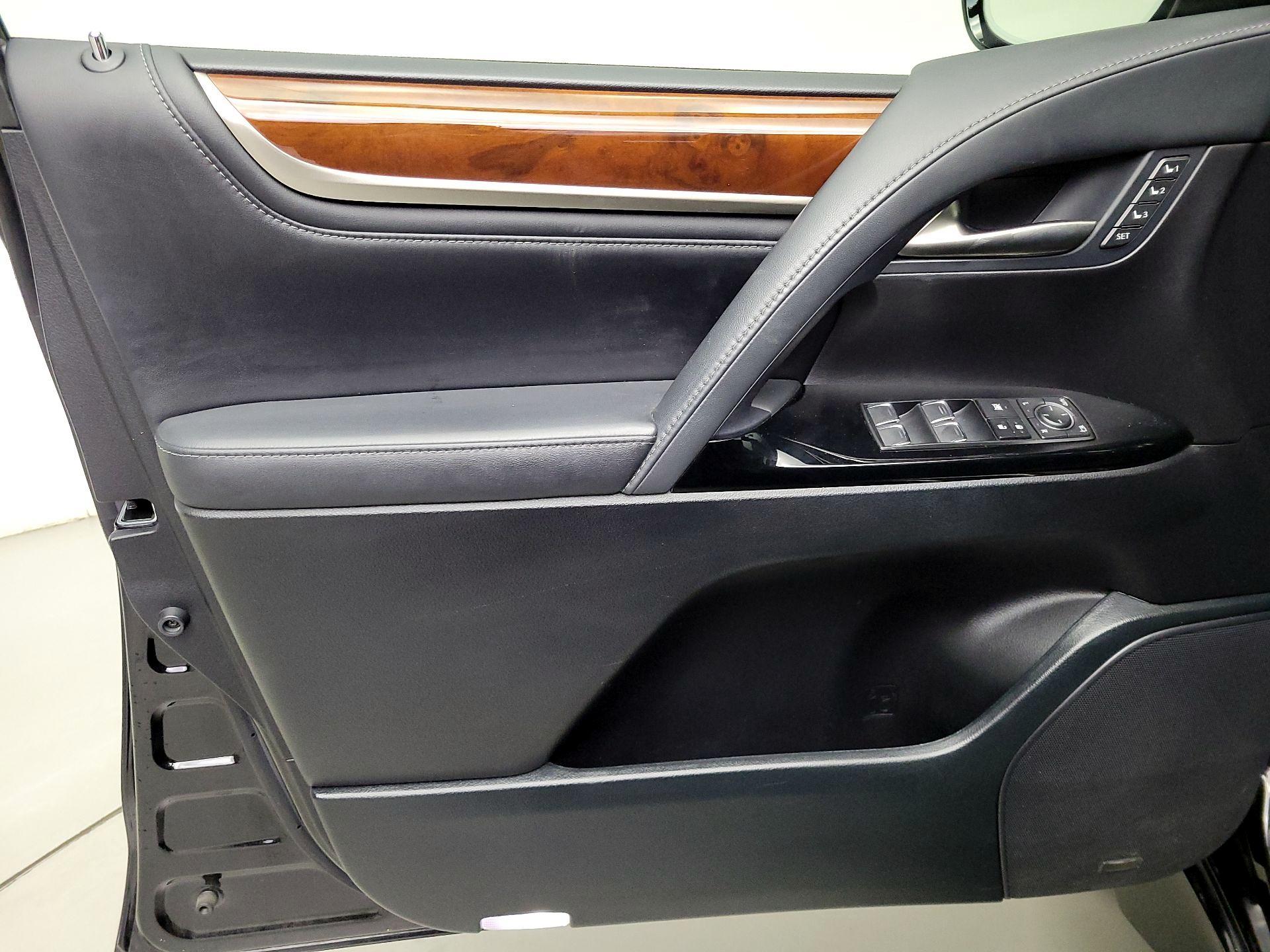 Thumbnail: 2021 Lexus LX - 12