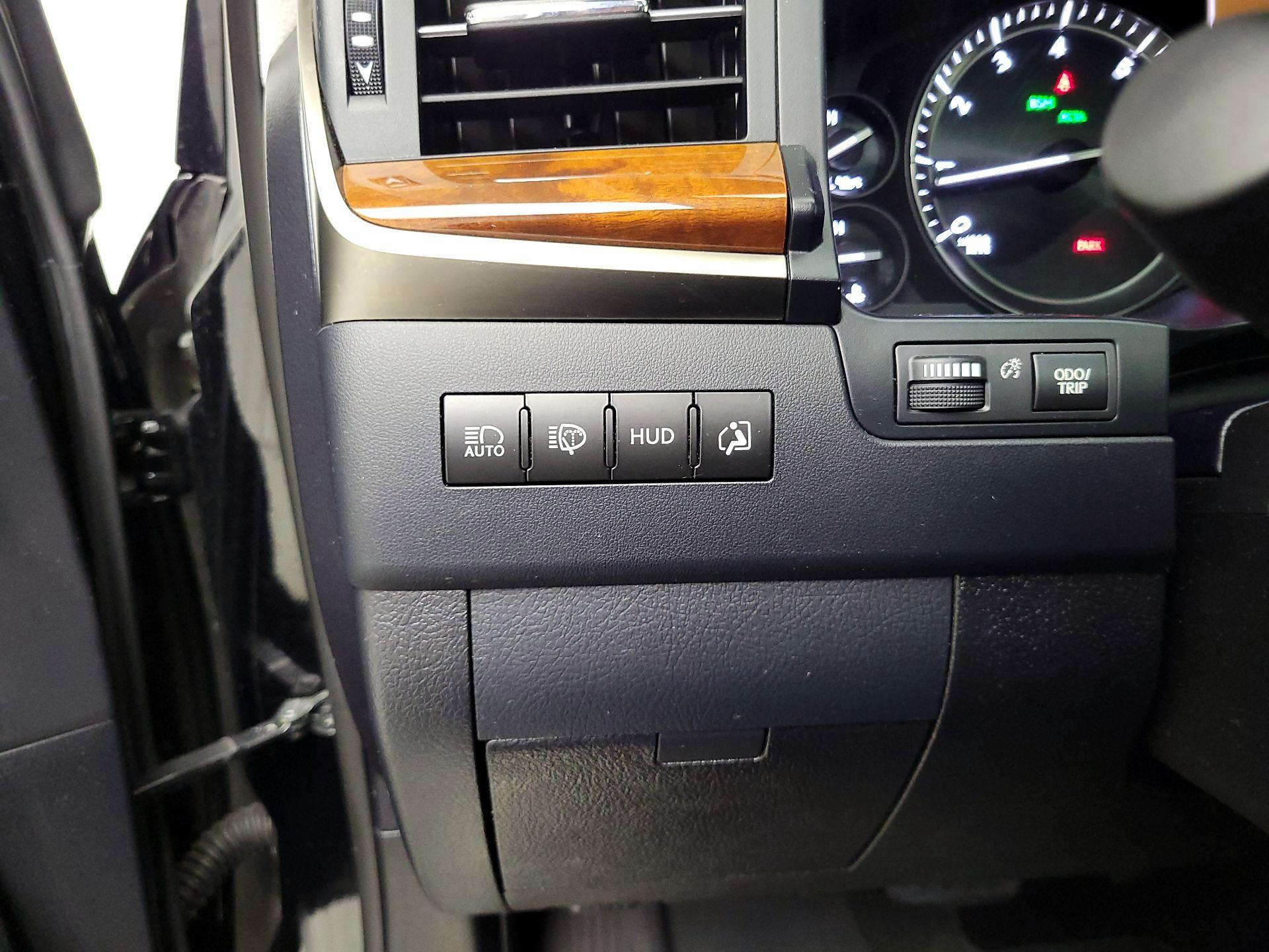 Thumbnail: 2021 Lexus LX - 13