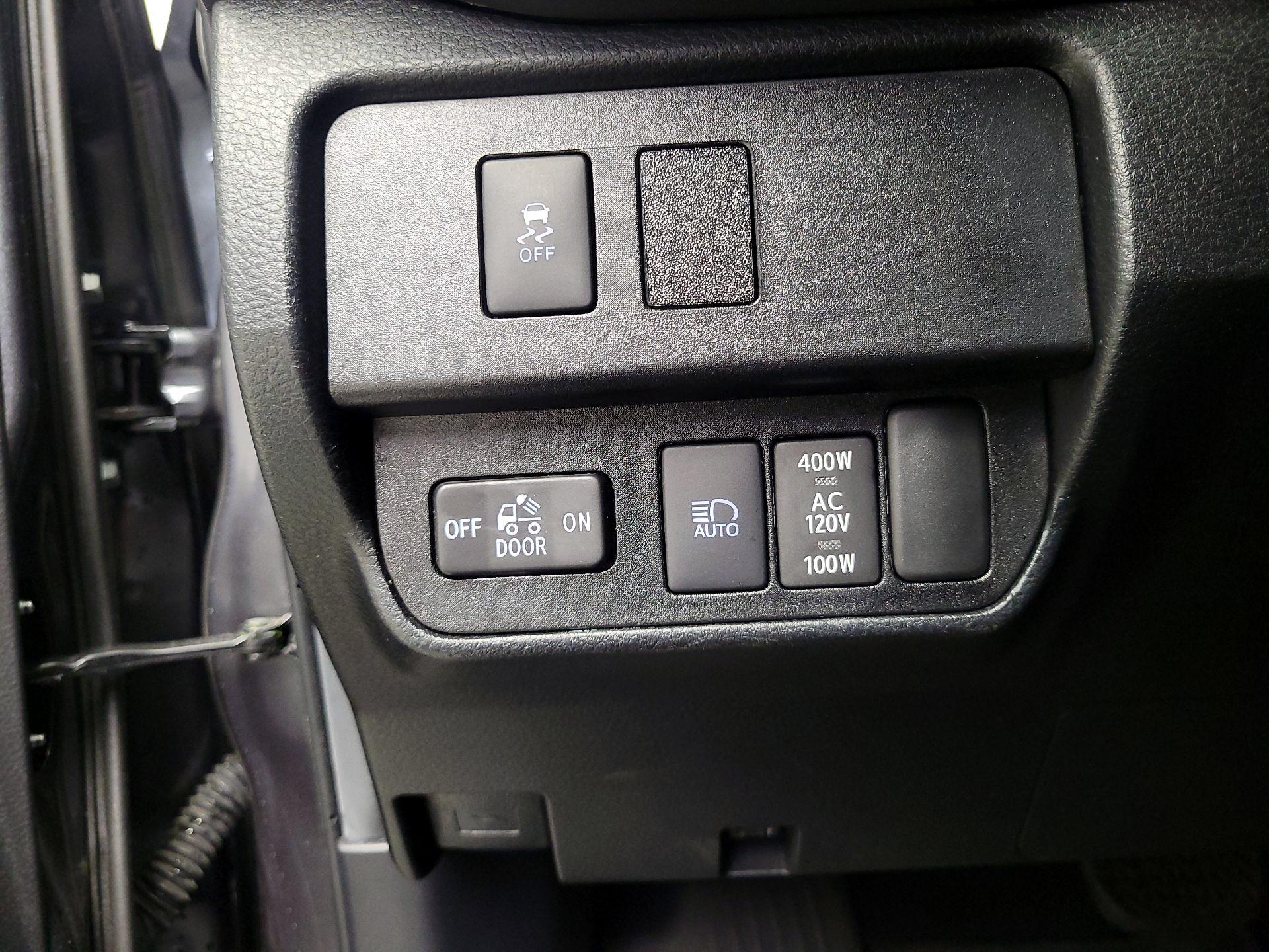 Thumbnail: 2022 Toyota Tacoma - 13