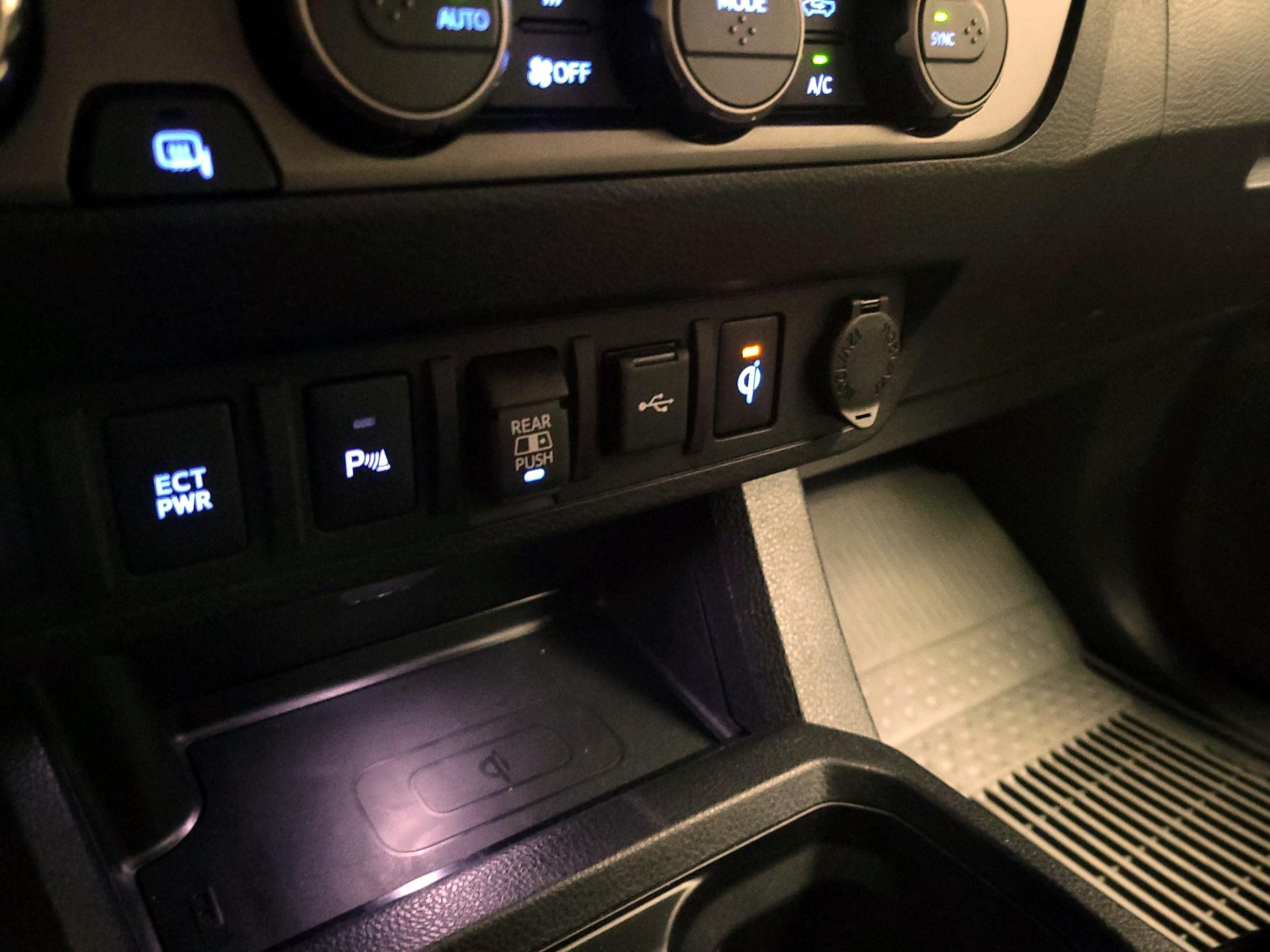 Thumbnail: 2022 Toyota Tacoma - 18