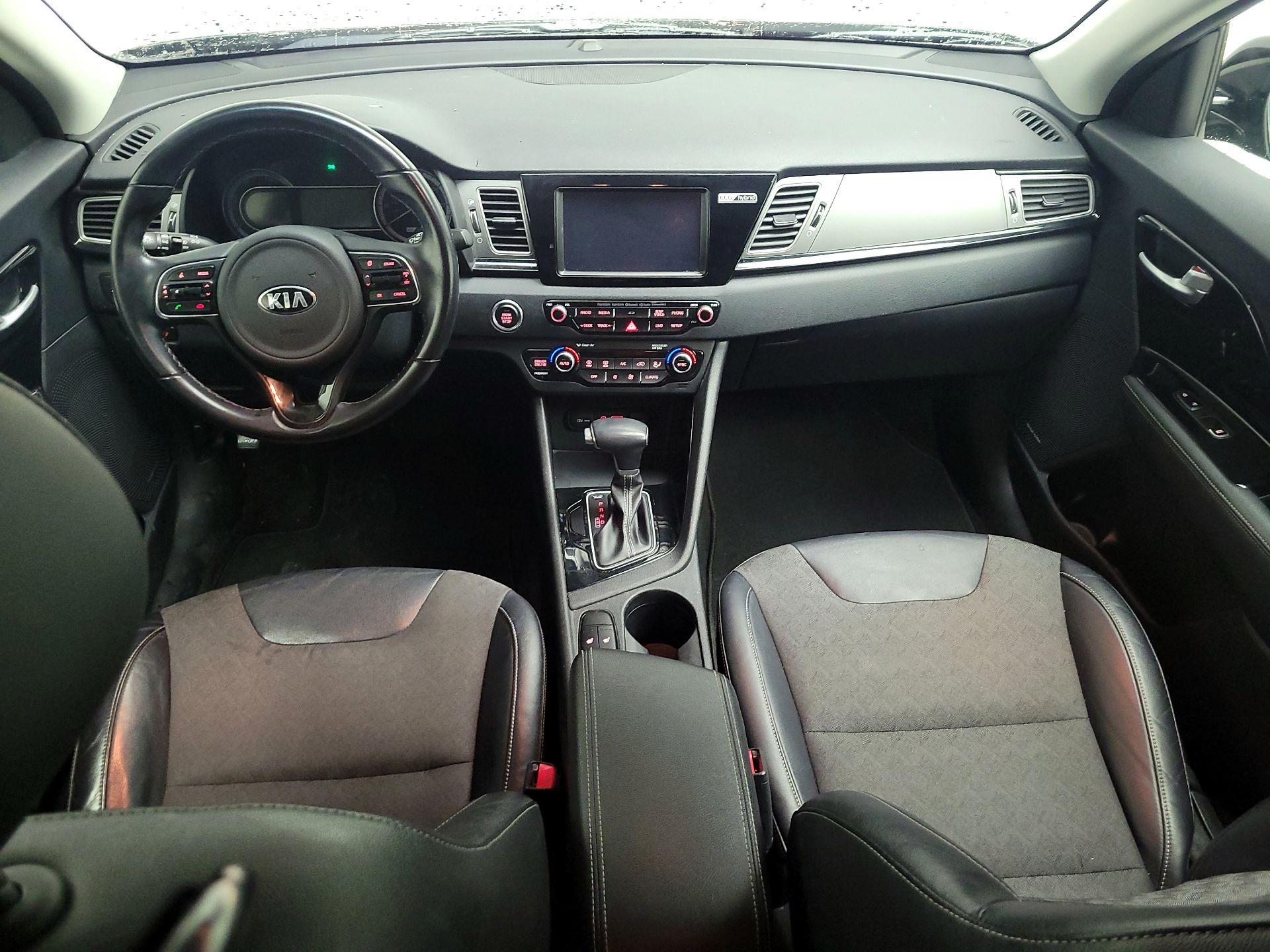 Thumbnail: 2017 Kia Niro - 9