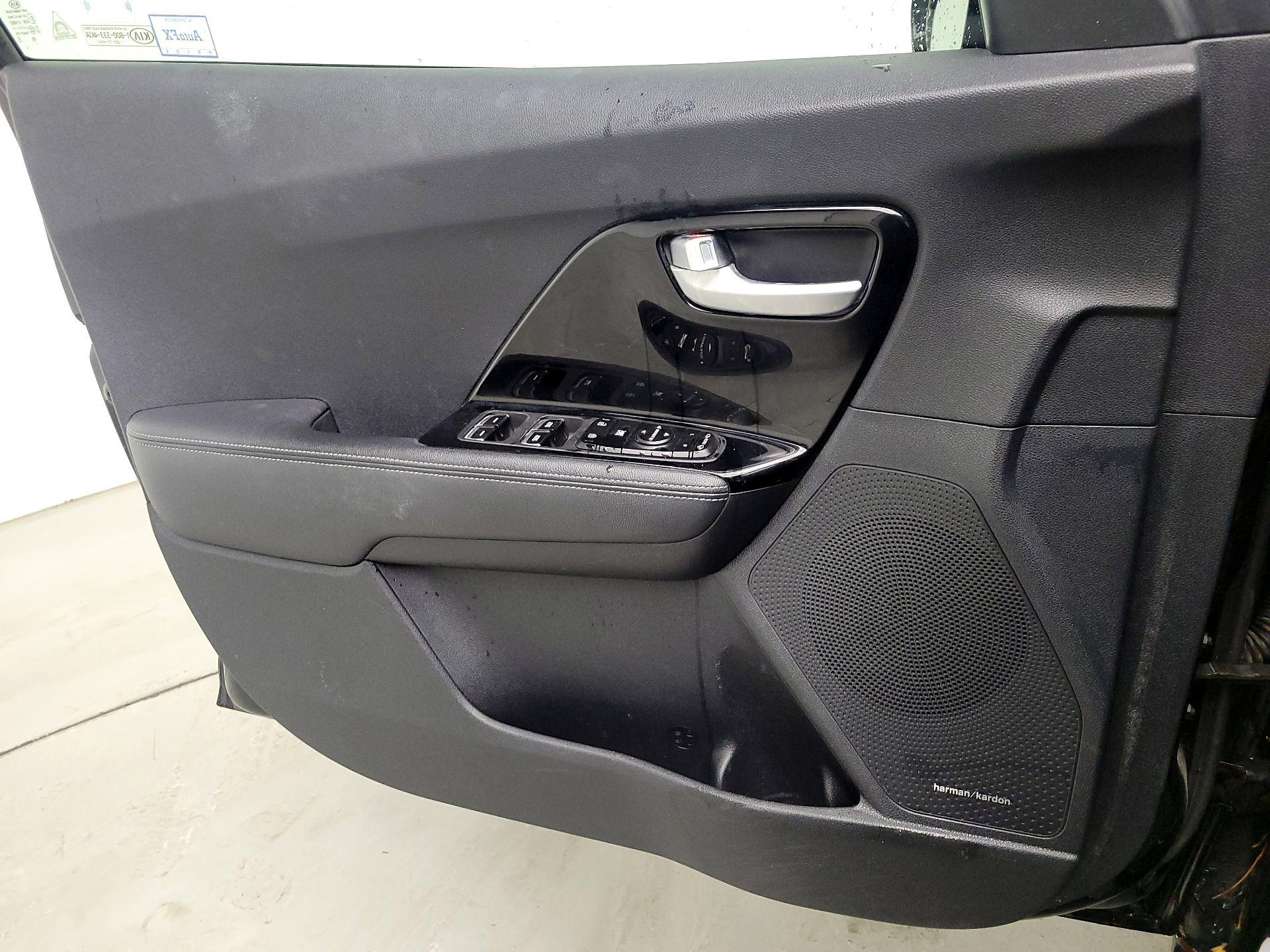 Thumbnail: 2017 Kia Niro - 12