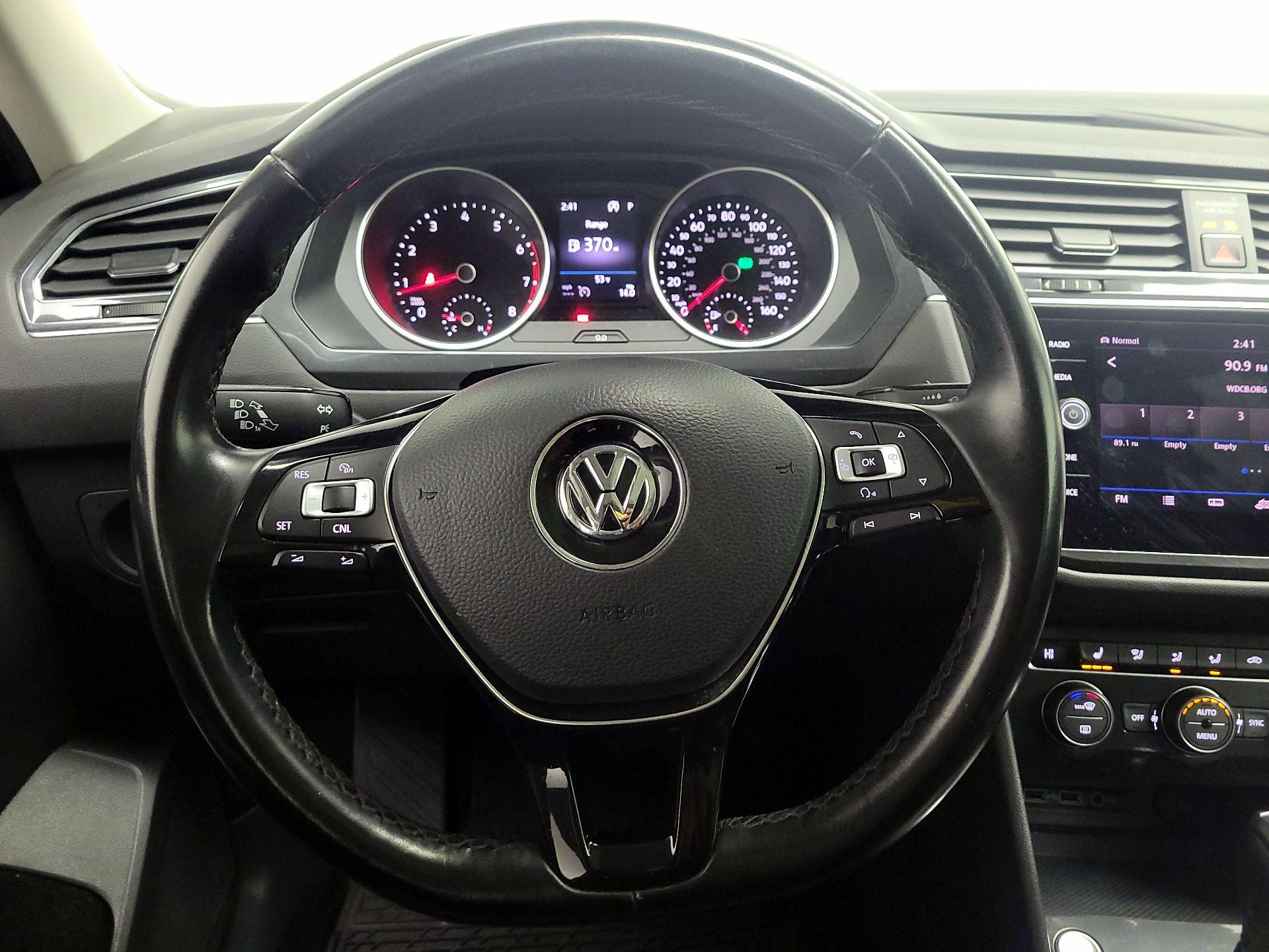 Thumbnail: 2018 Volkswagen Tiguan - 10