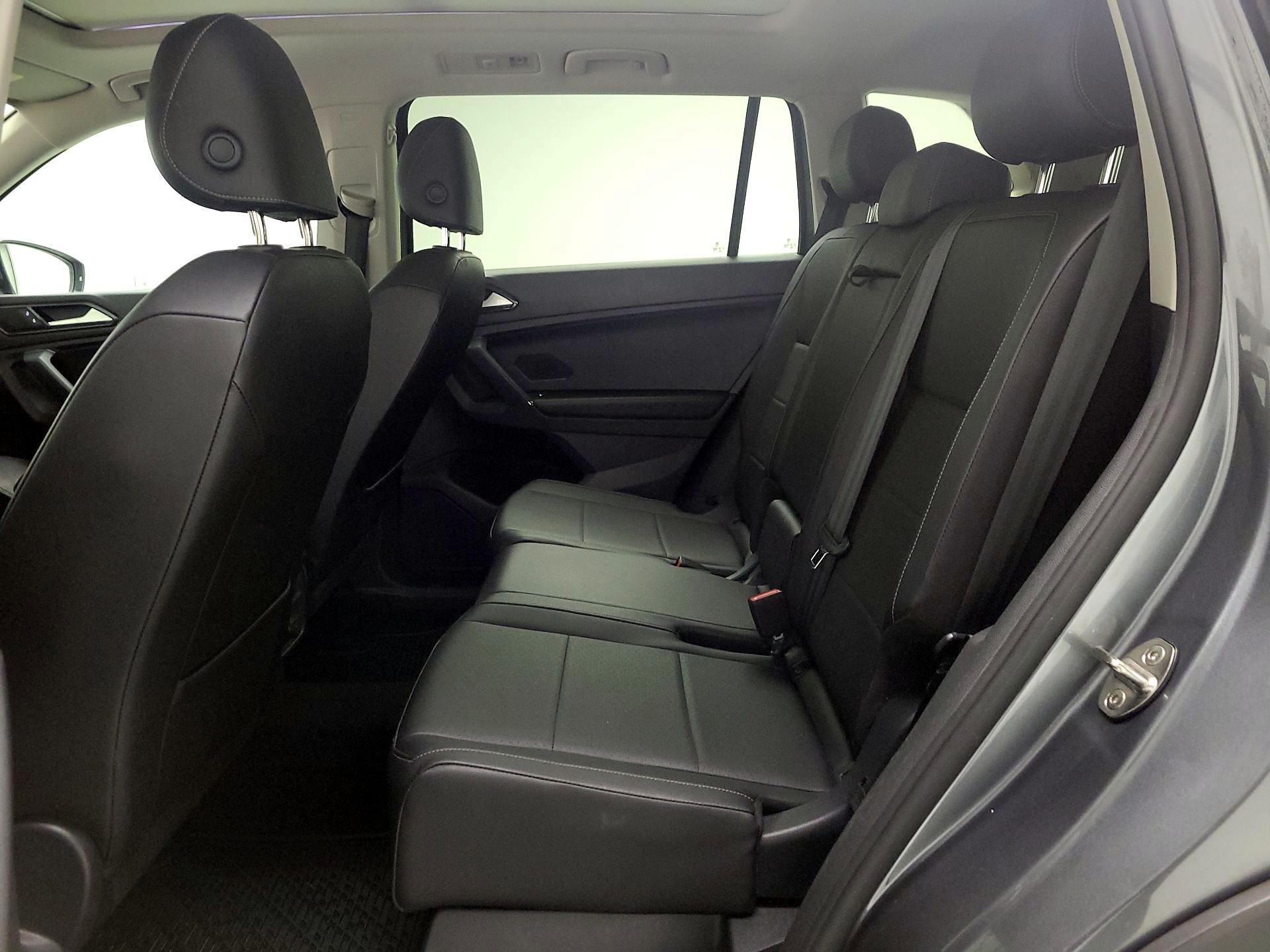 Thumbnail: 2018 Volkswagen Tiguan - 19