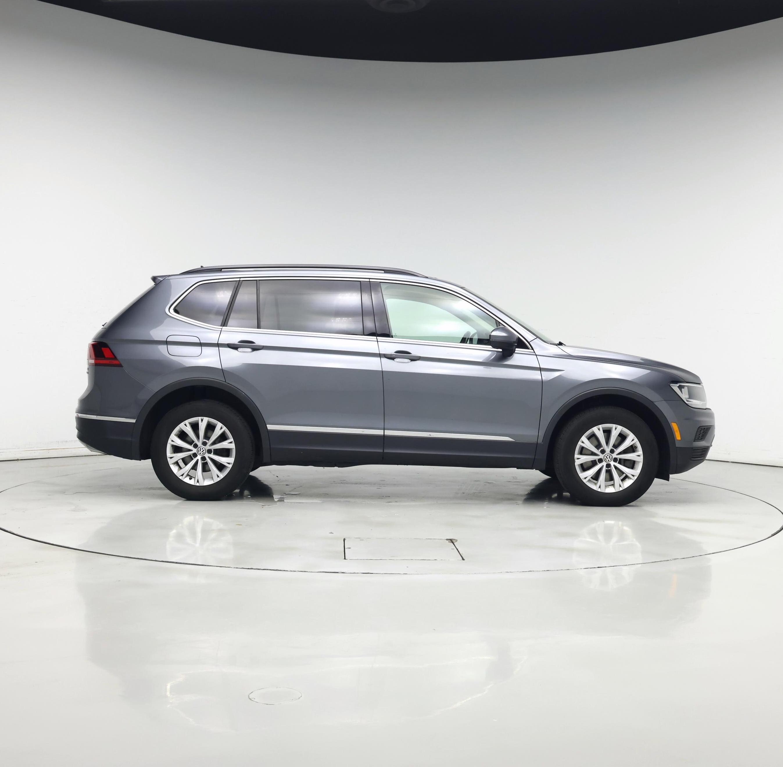 Thumbnail: 2018 Volkswagen Tiguan - 7