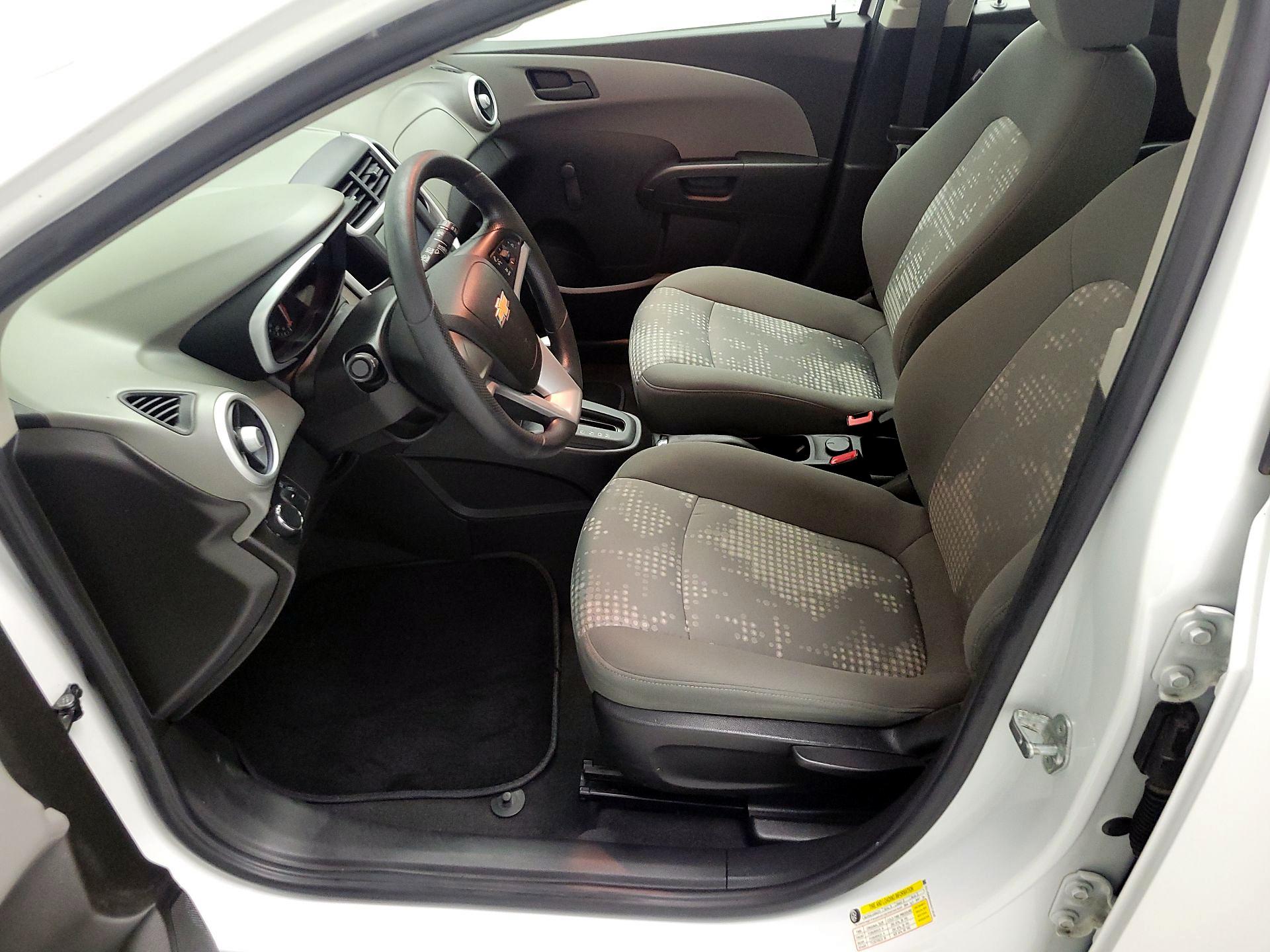 Thumbnail: 2017 Chevrolet Sonic - 11