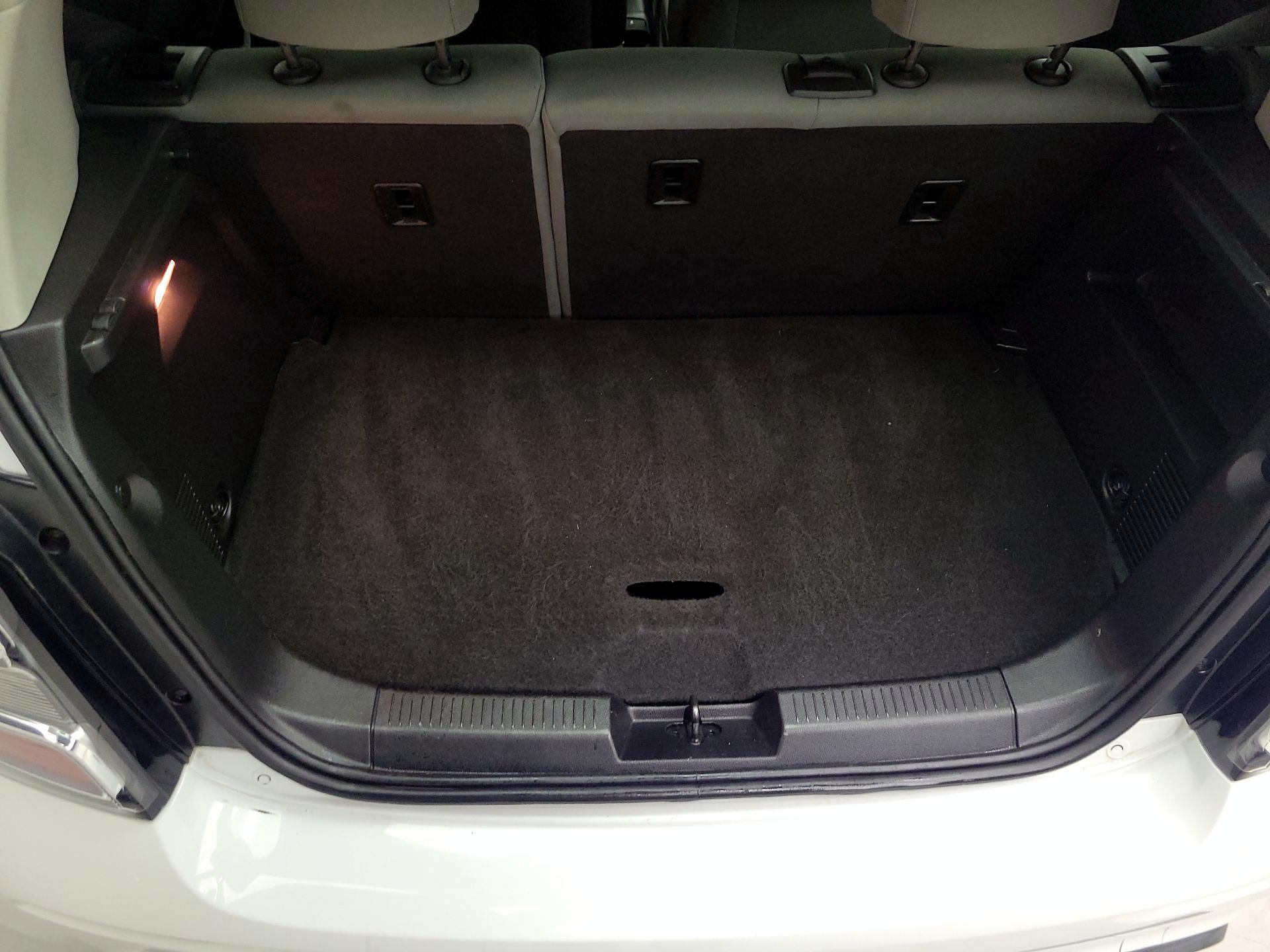 Thumbnail: 2017 Chevrolet Sonic - 16