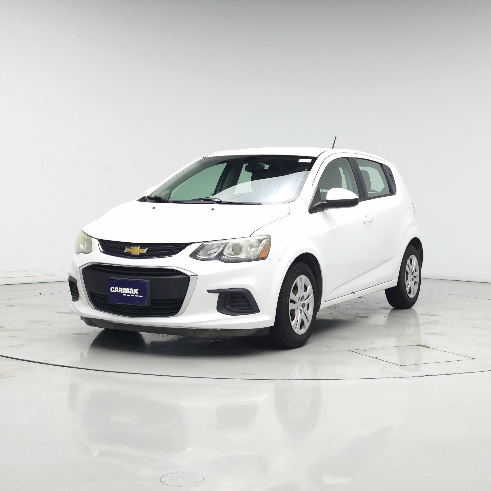 Thumbnail: 2017 Chevrolet Sonic - 4