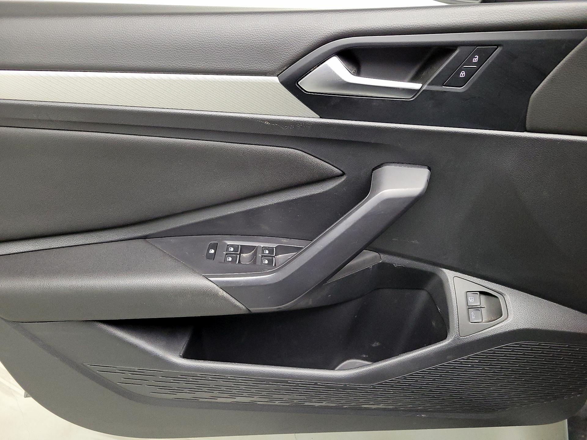 Thumbnail: 2021 Volkswagen Jetta - 12