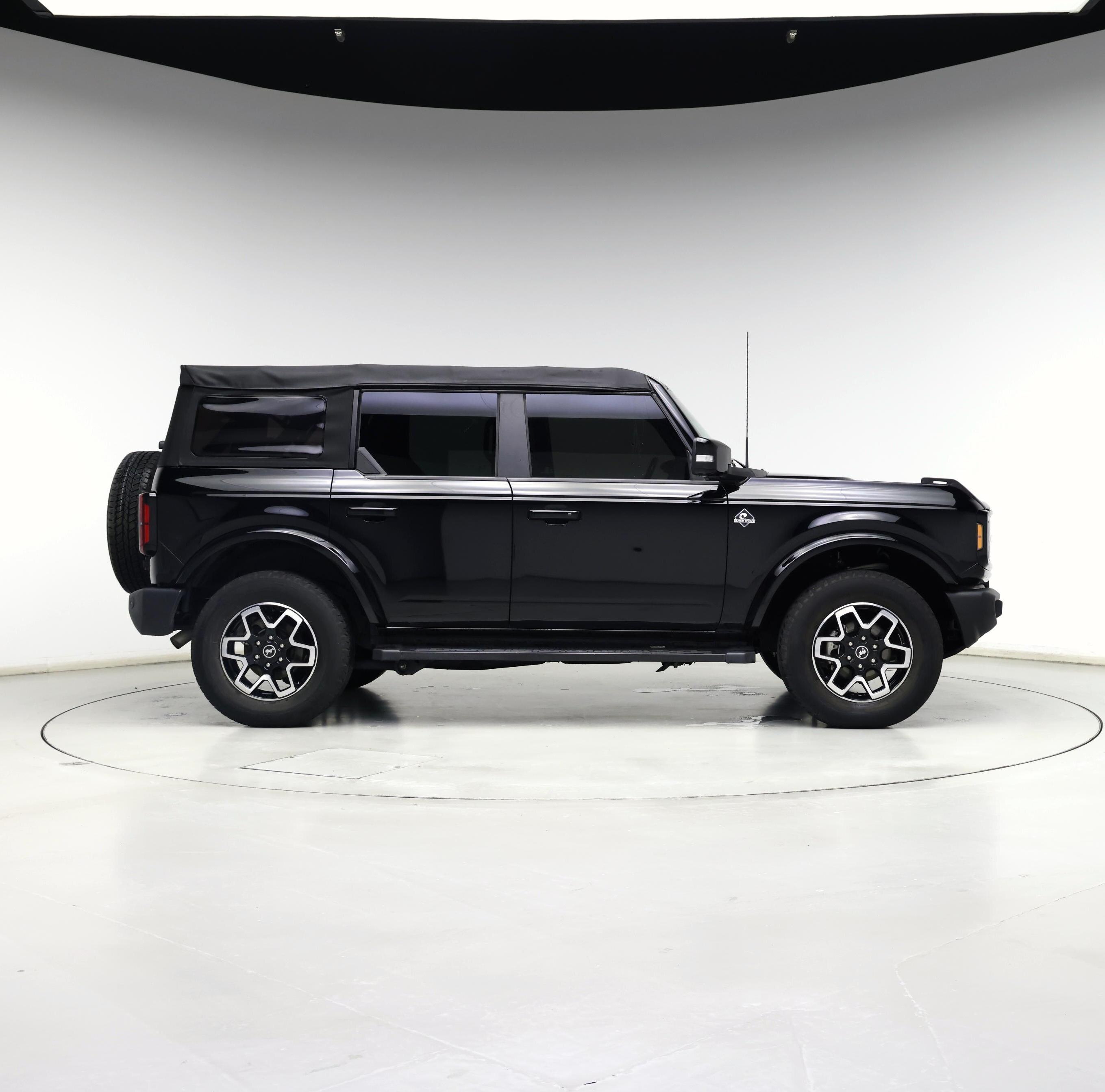 Thumbnail: 2023 Ford Bronco - 7