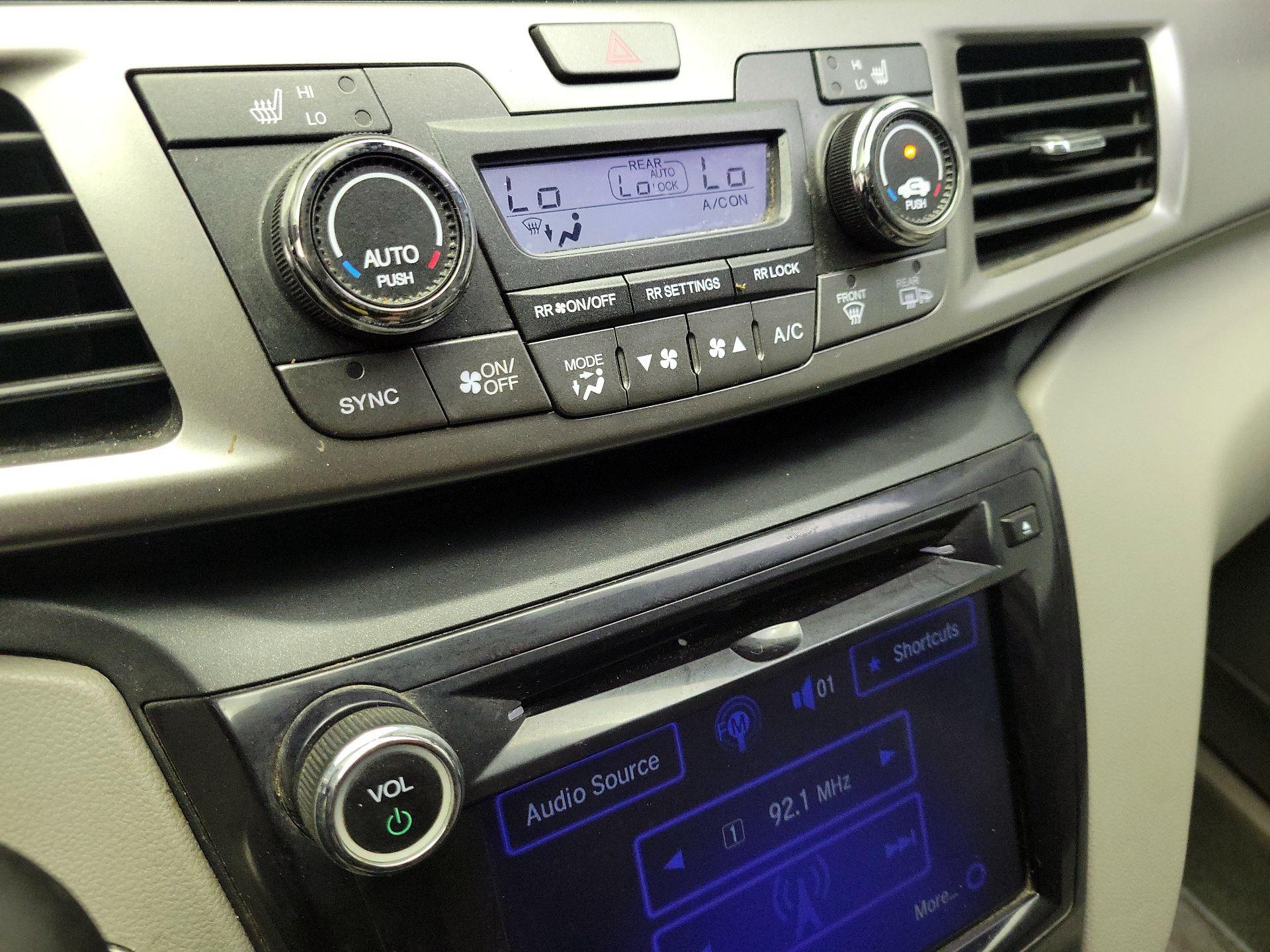 Thumbnail: 2016 Honda Odyssey - 16