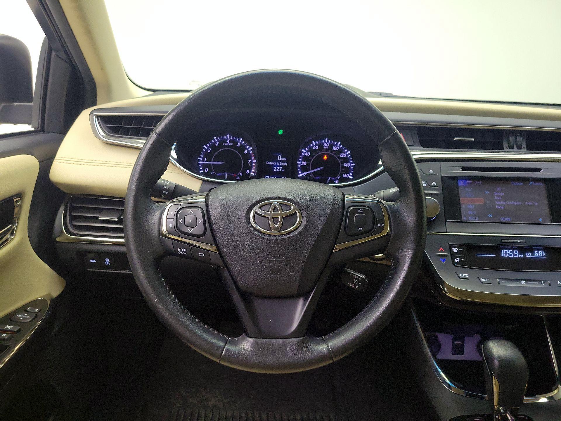 Thumbnail: 2014 Toyota Avalon - 10