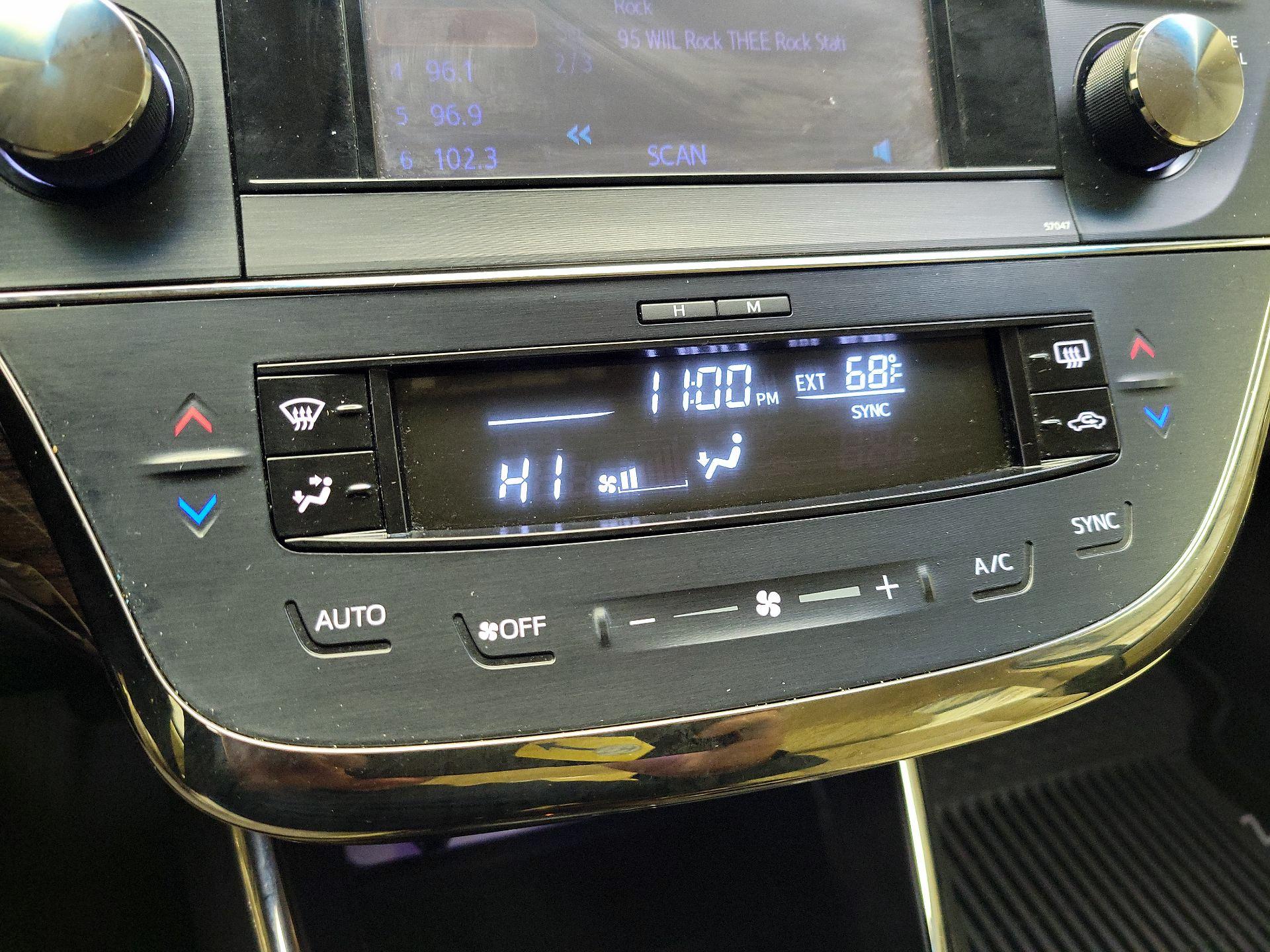 Thumbnail: 2014 Toyota Avalon - 16