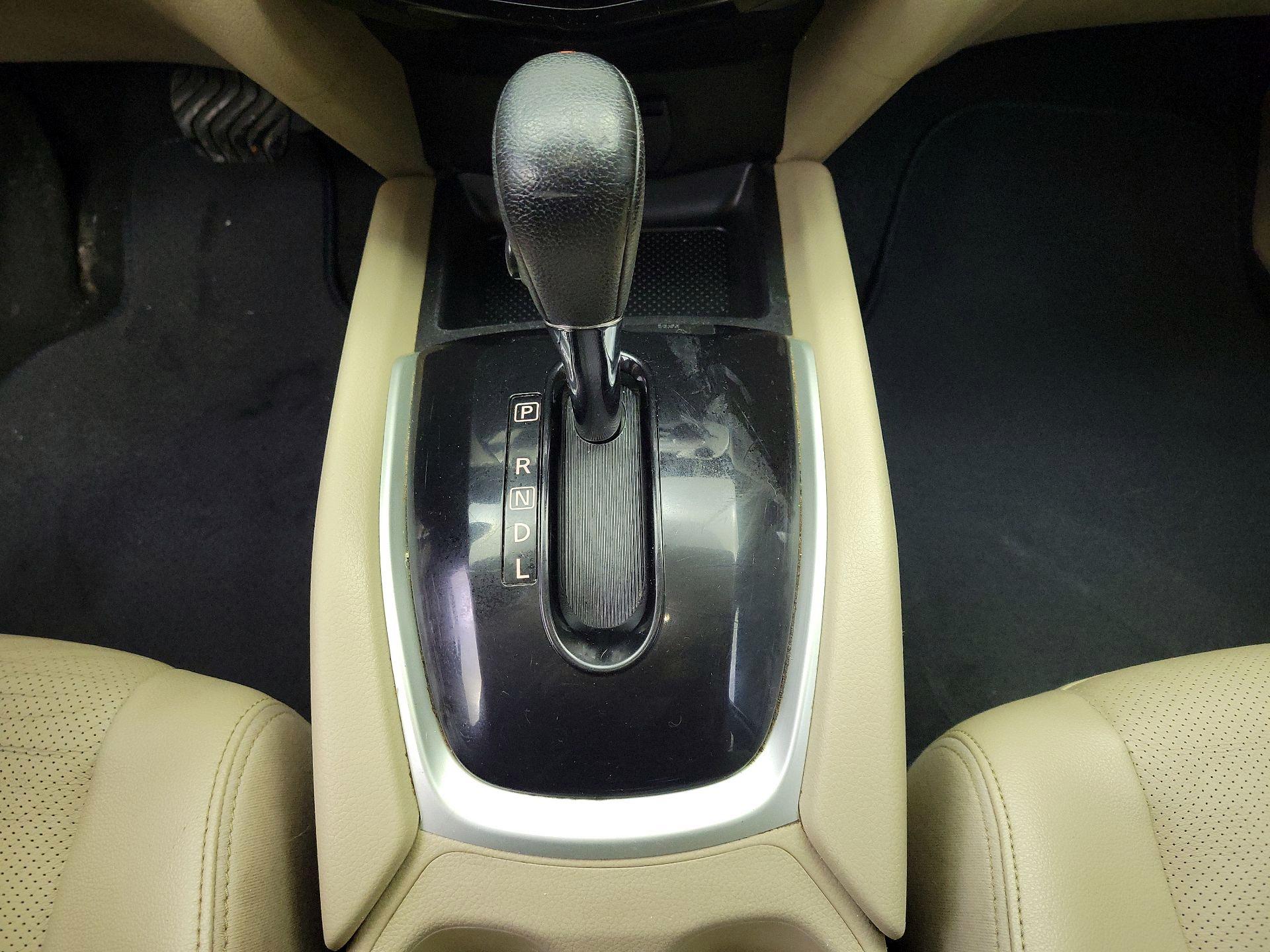 Thumbnail: 2016 Nissan Rogue - 18